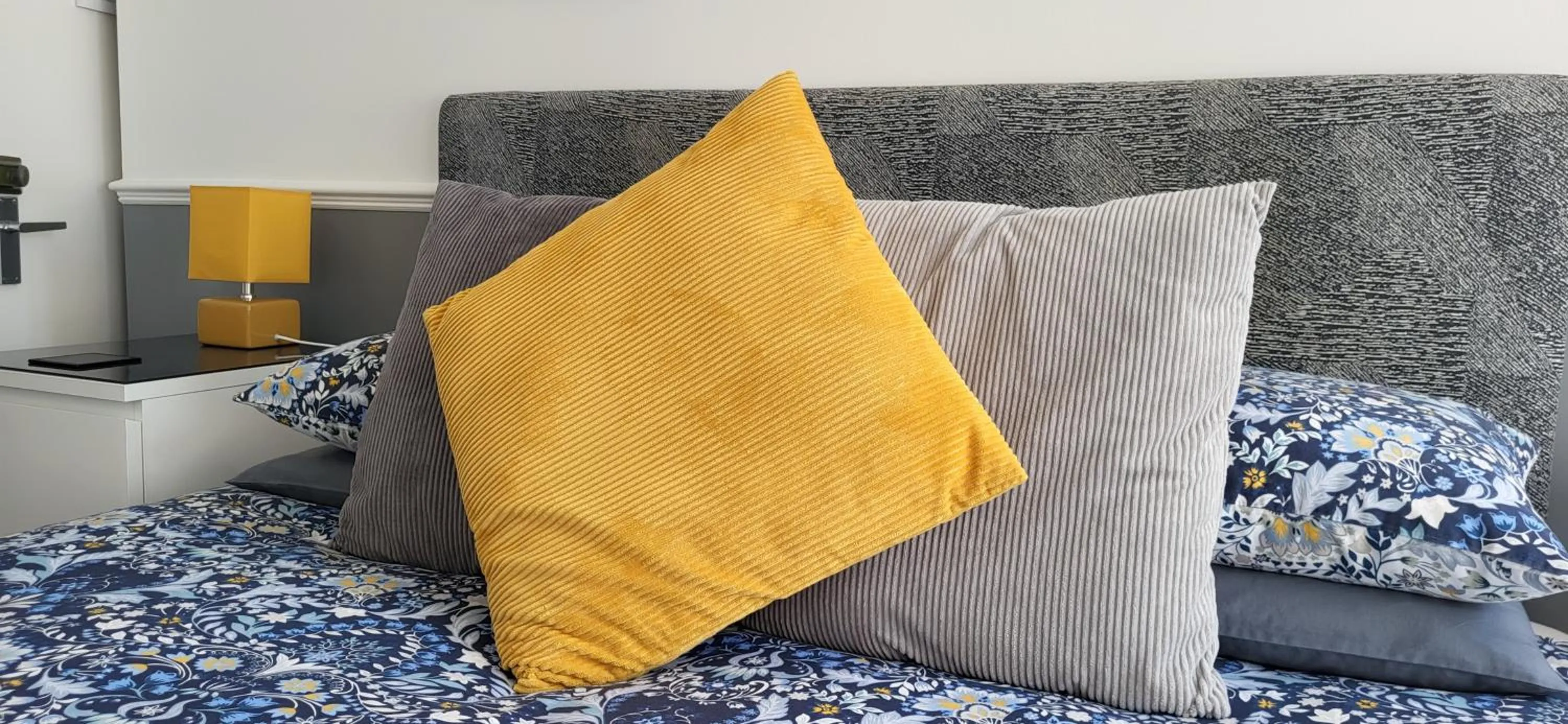 Bedroom, Bed in The Aldor