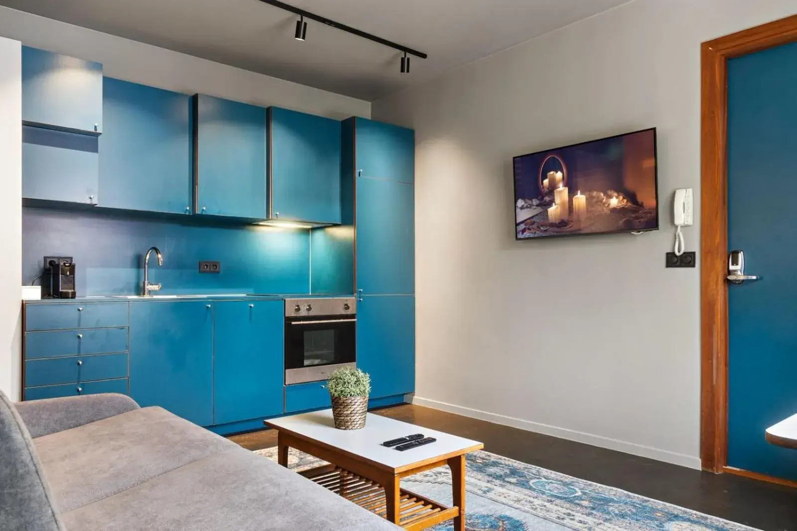 Apartment with Balcony in Astro Apartments Apartment with Balcony in Astro Apartments