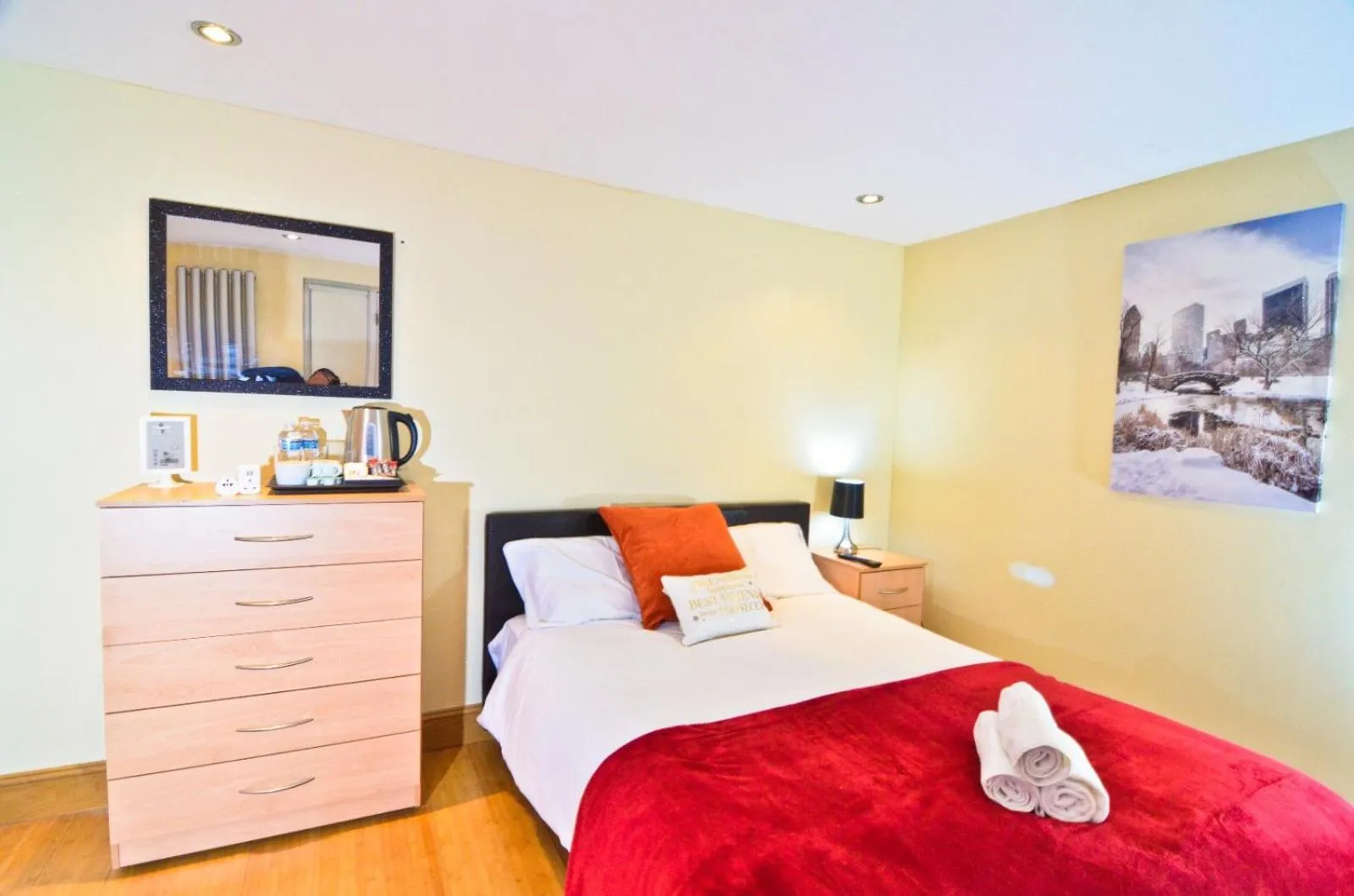 Bed in Thames View House Surrey Quays