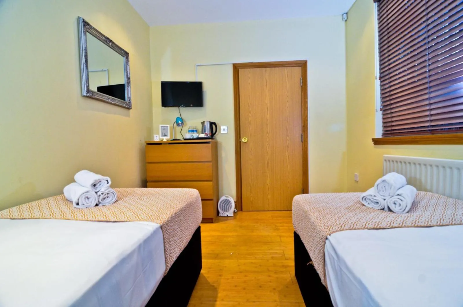 Bedroom, Bed in Thames View House Surrey Quays