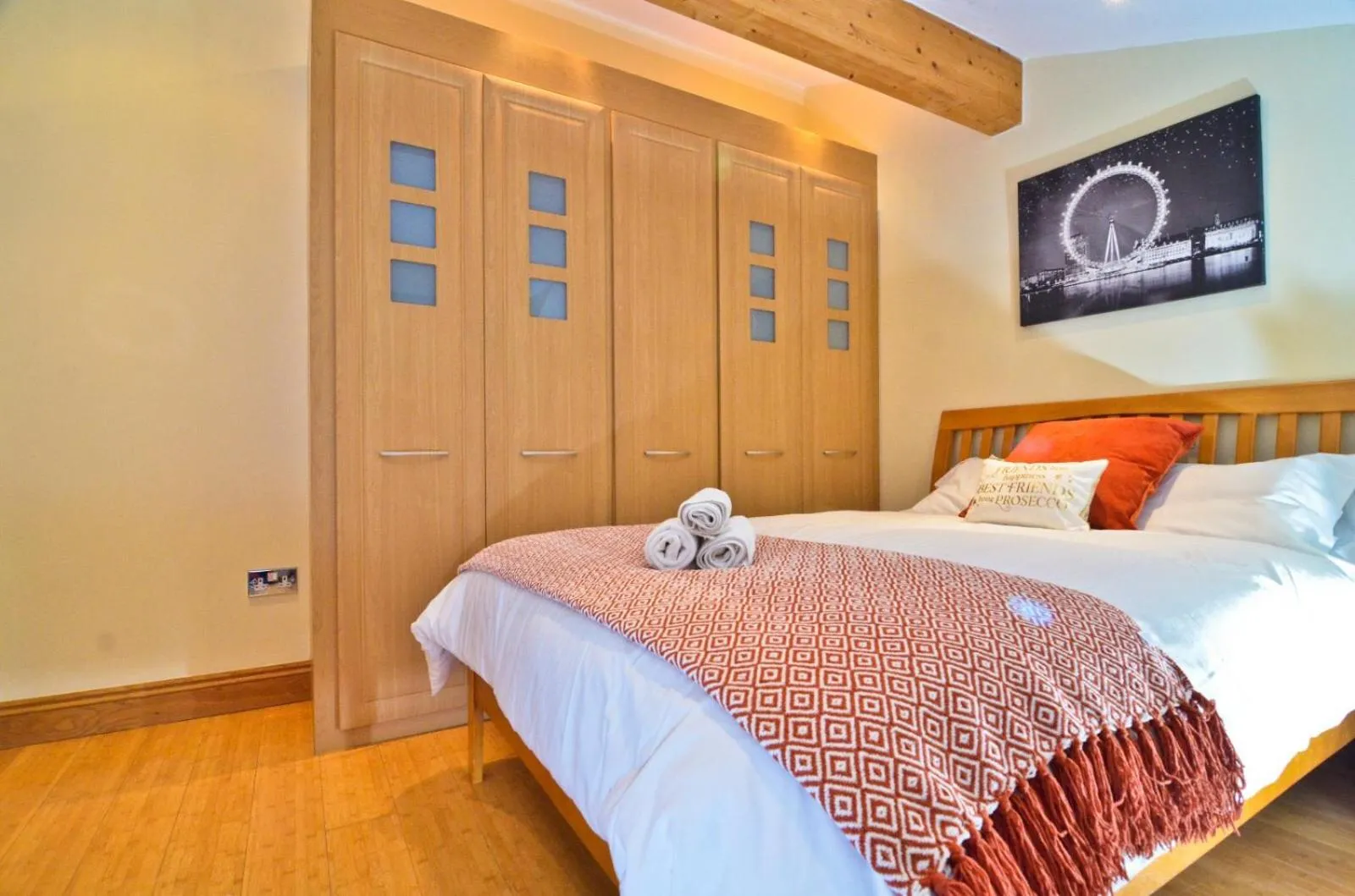 Bed in Thames View House Surrey Quays