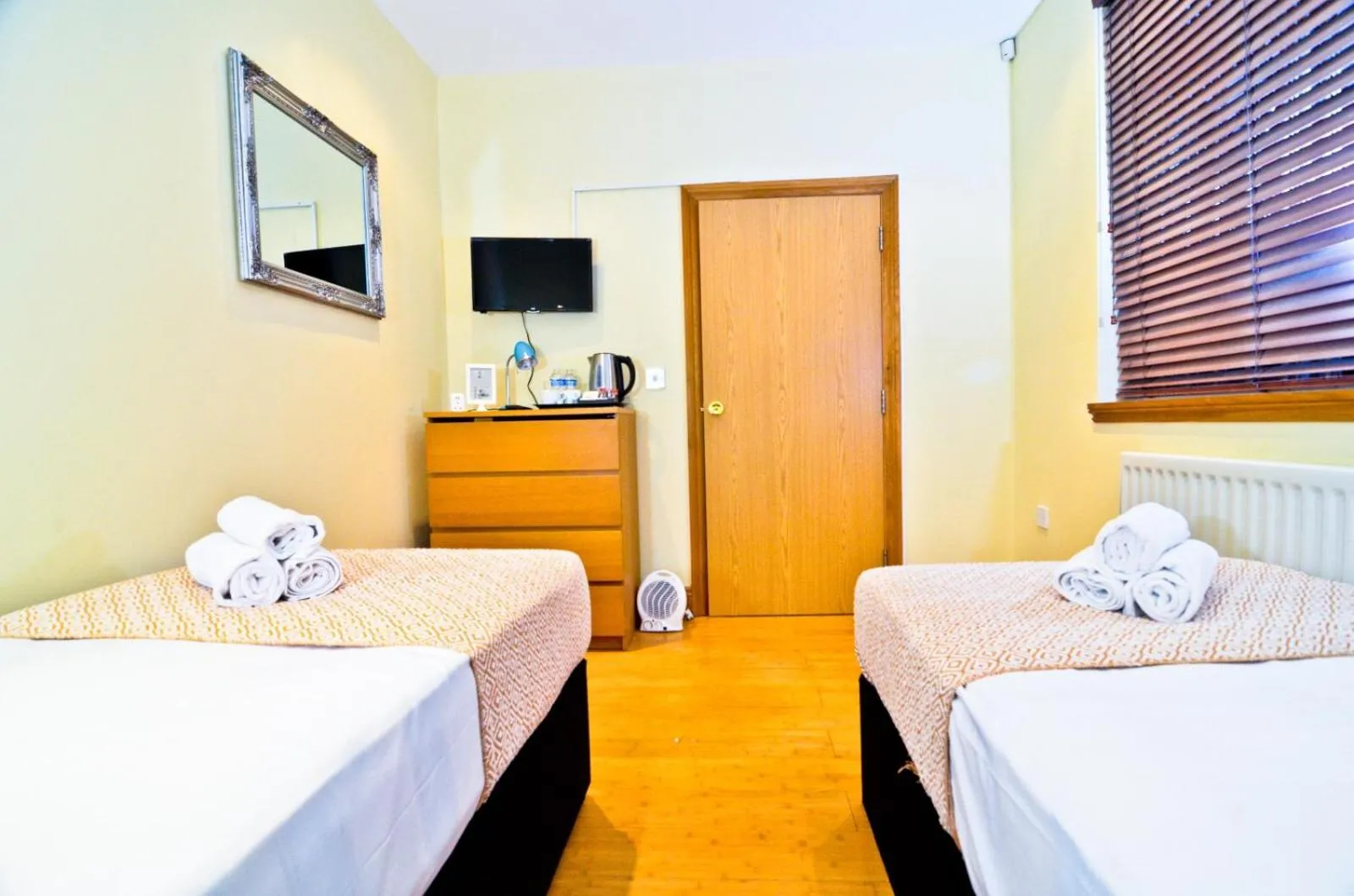 Bed in Thames View House Surrey Quays