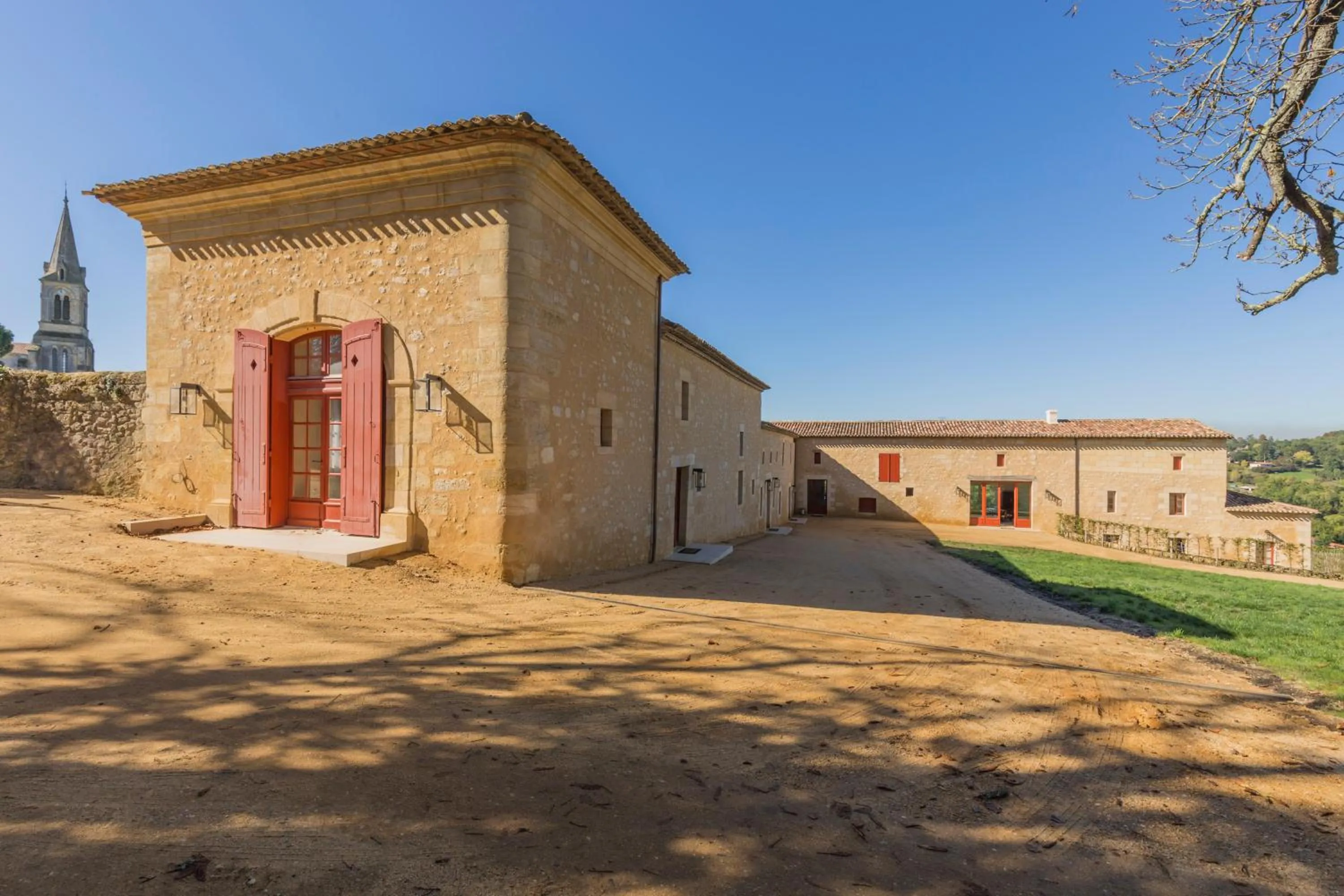 Facade/entrance in Chambres d'hôtes de Château Renon