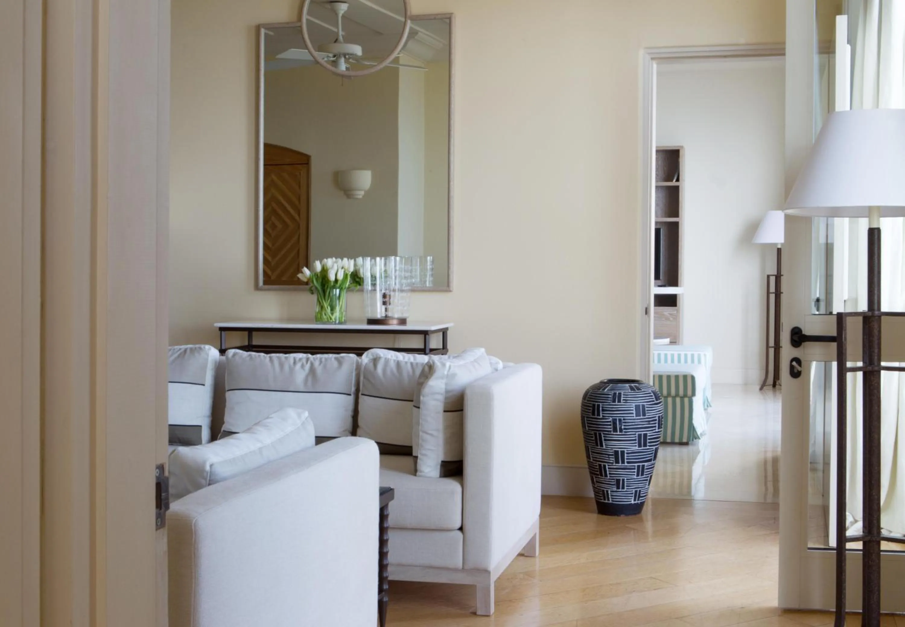 Photo of the whole room in Anassa