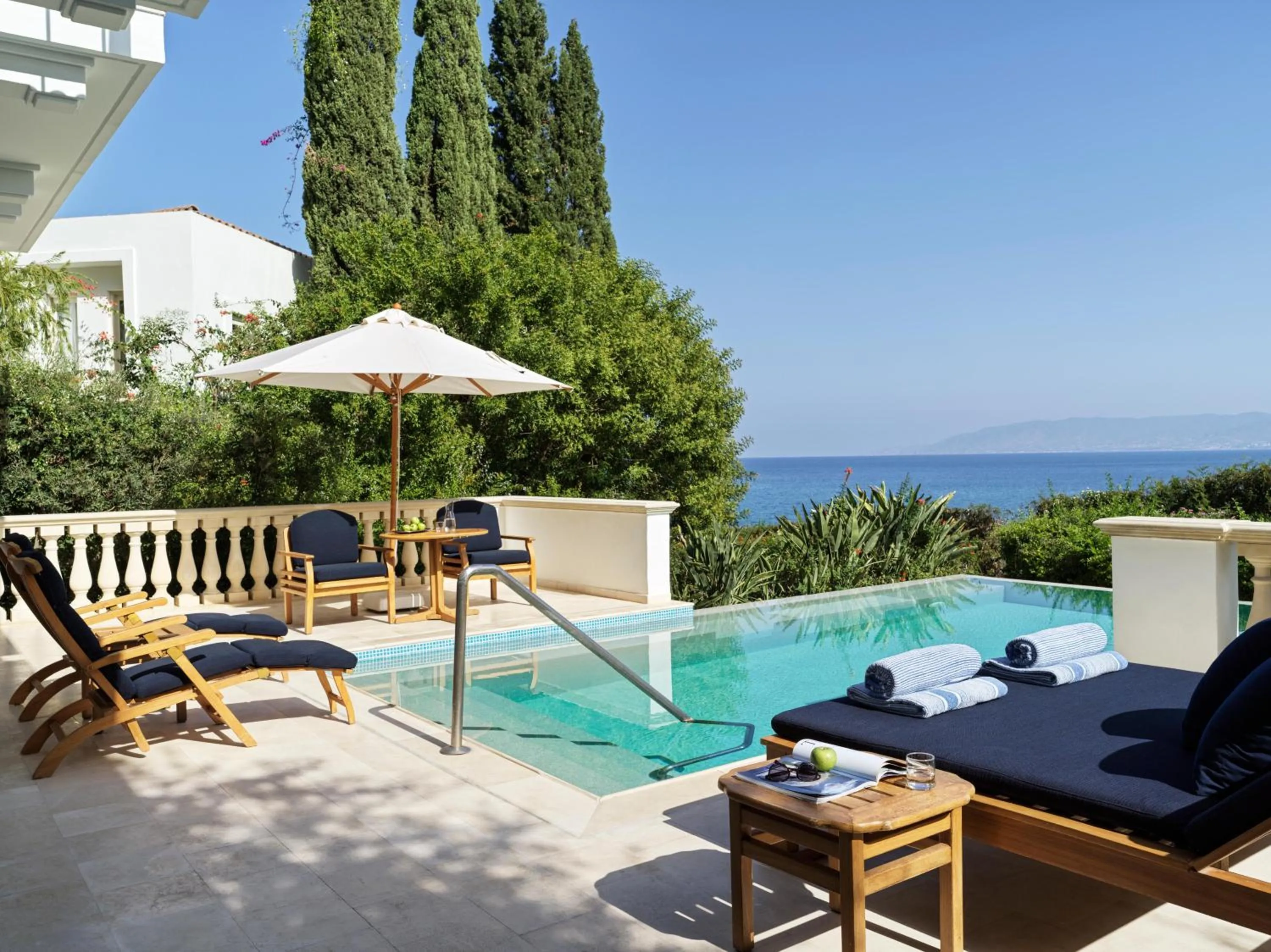 Photo of the whole room in Anassa