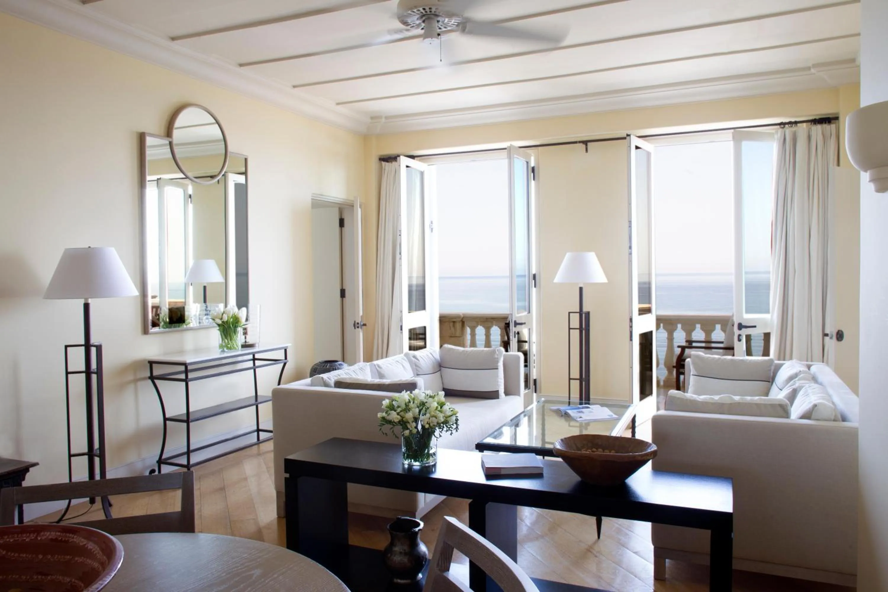 Photo of the whole room in Anassa