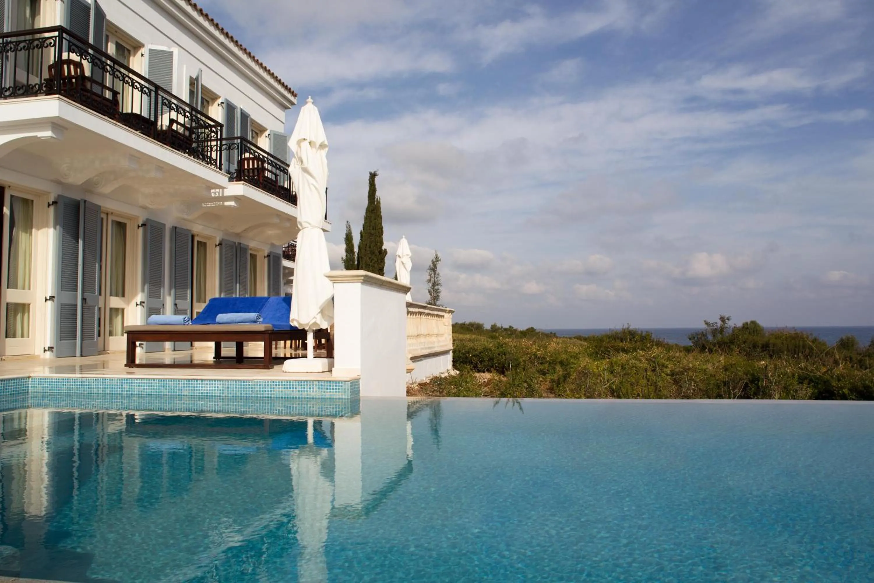 Photo of the whole room in Anassa