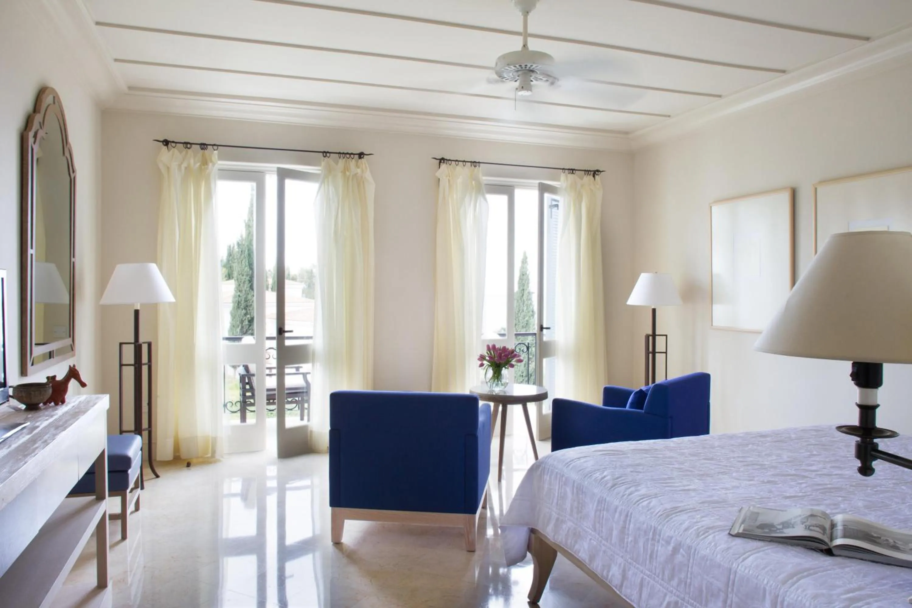 Photo of the whole room, Bed in Anassa