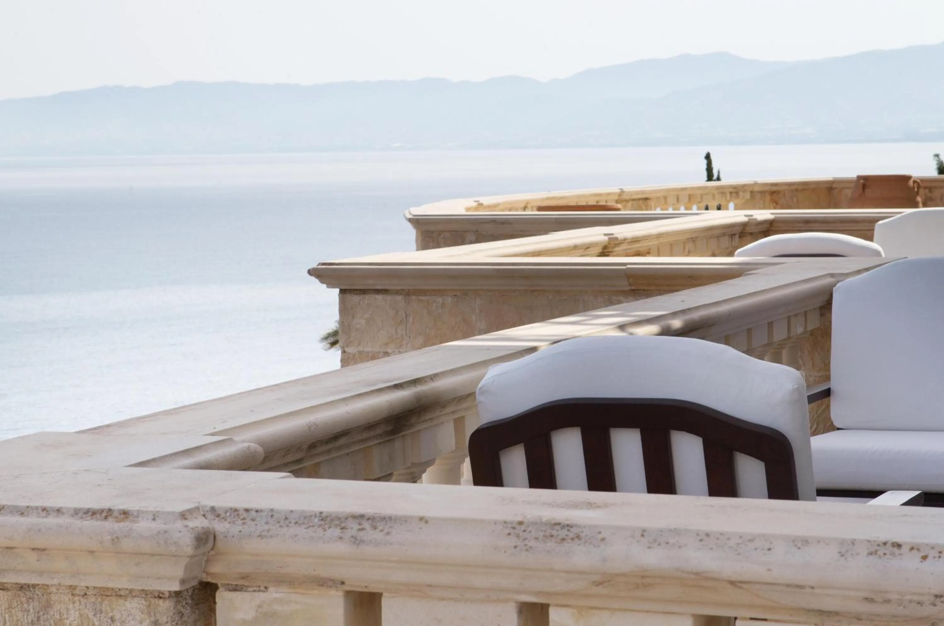 Photo of the whole room in Anassa