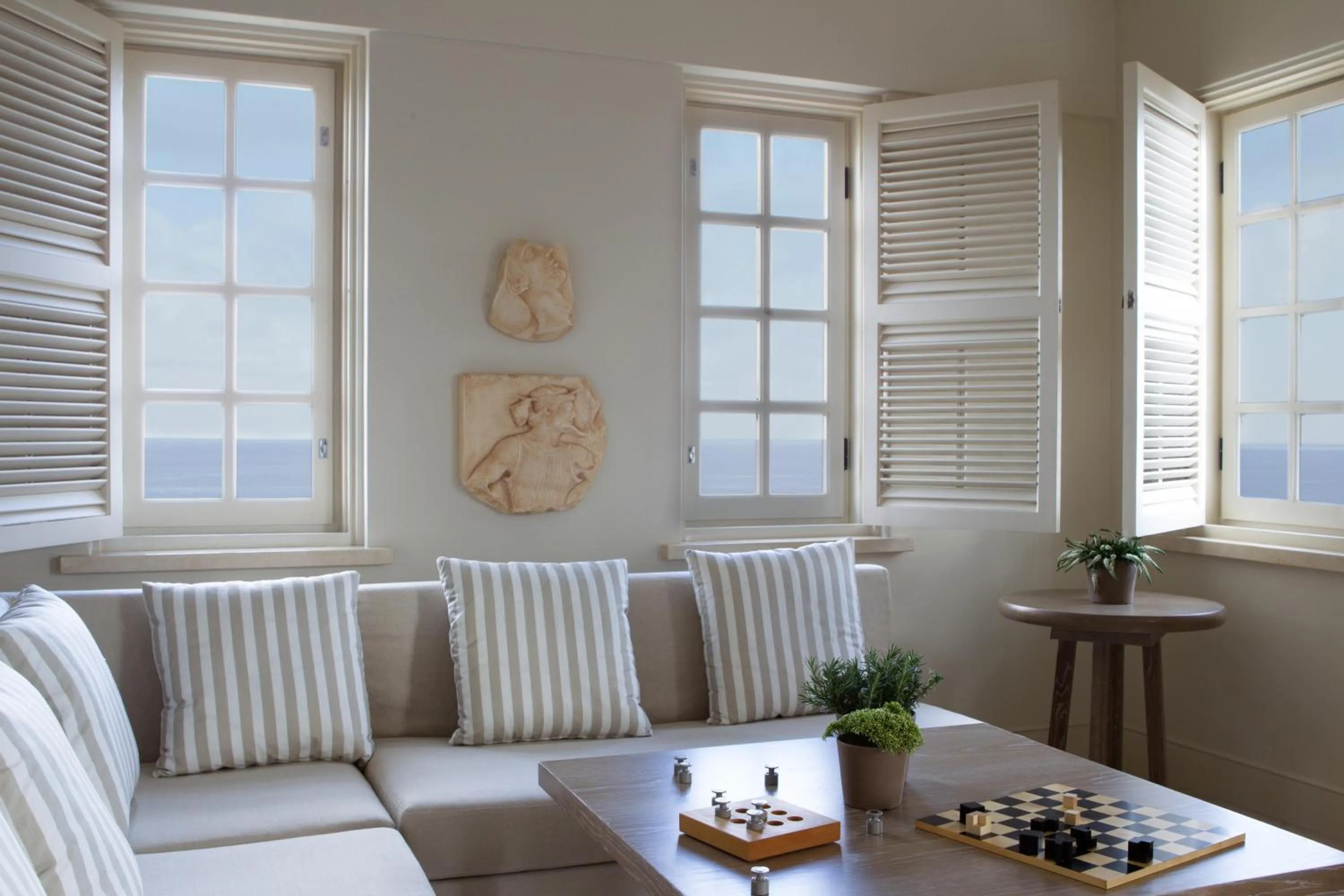 Photo of the whole room in Anassa