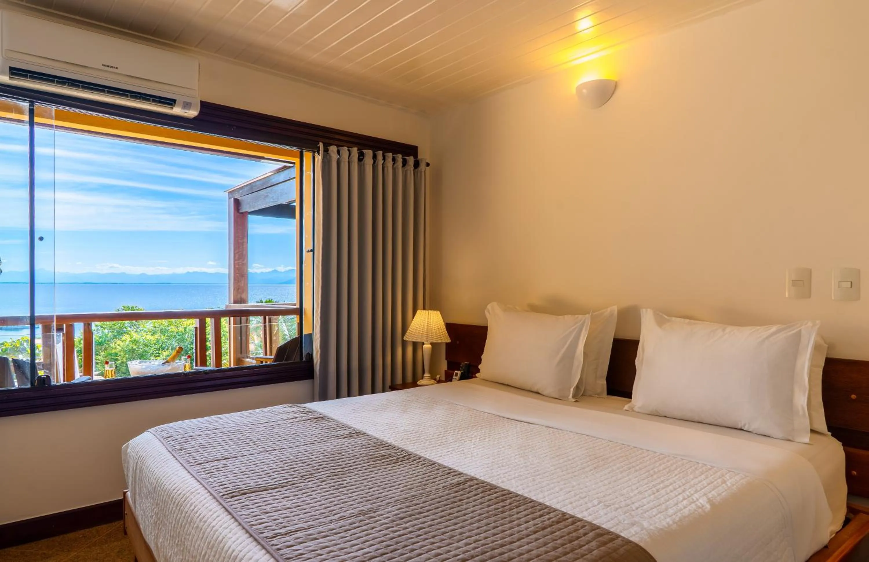 Photo of the whole room, Bed in Buzios Mar Hotel