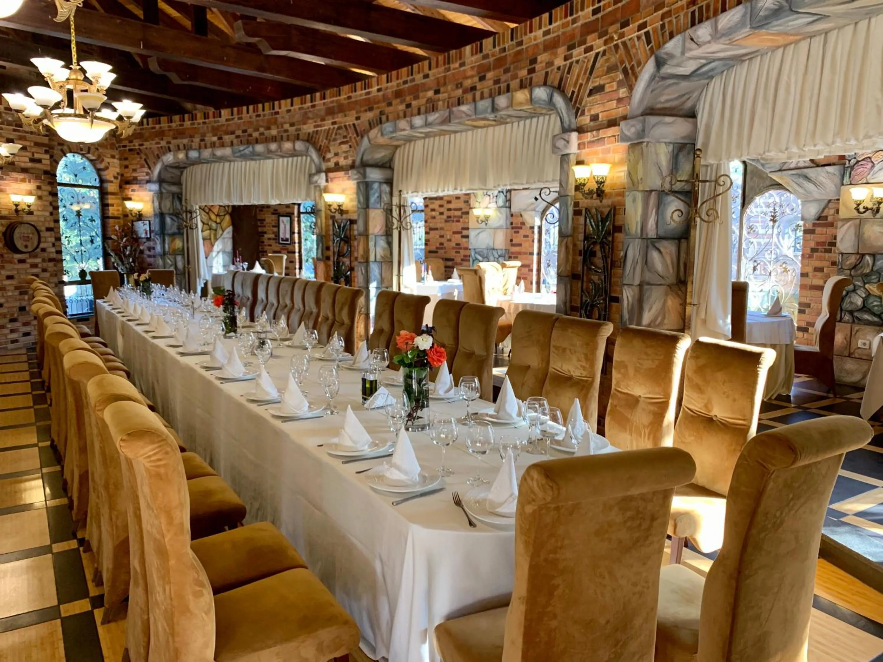 Restaurant/places to eat in PalmaNova Resort