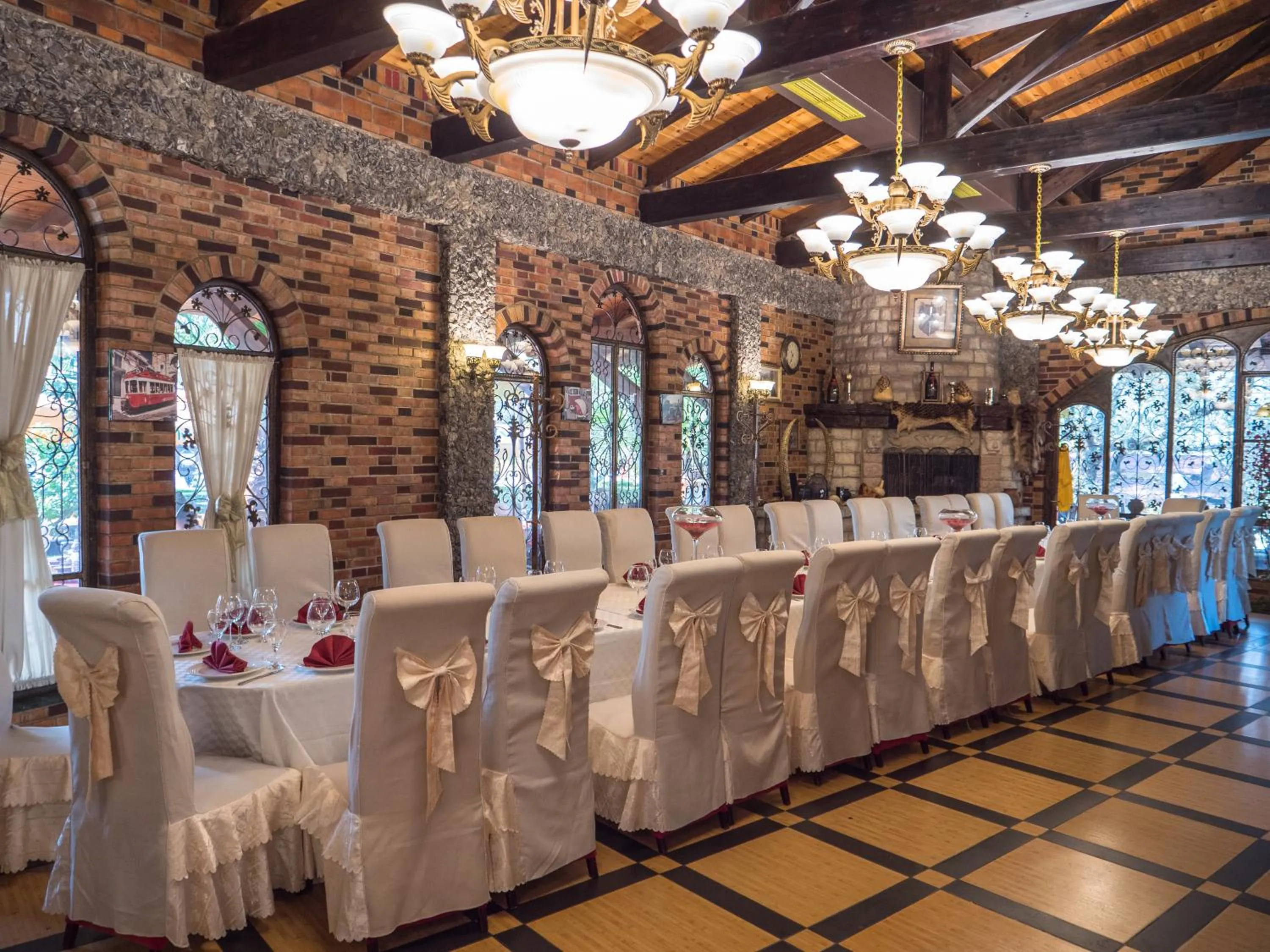 Restaurant/places to eat in PalmaNova Resort