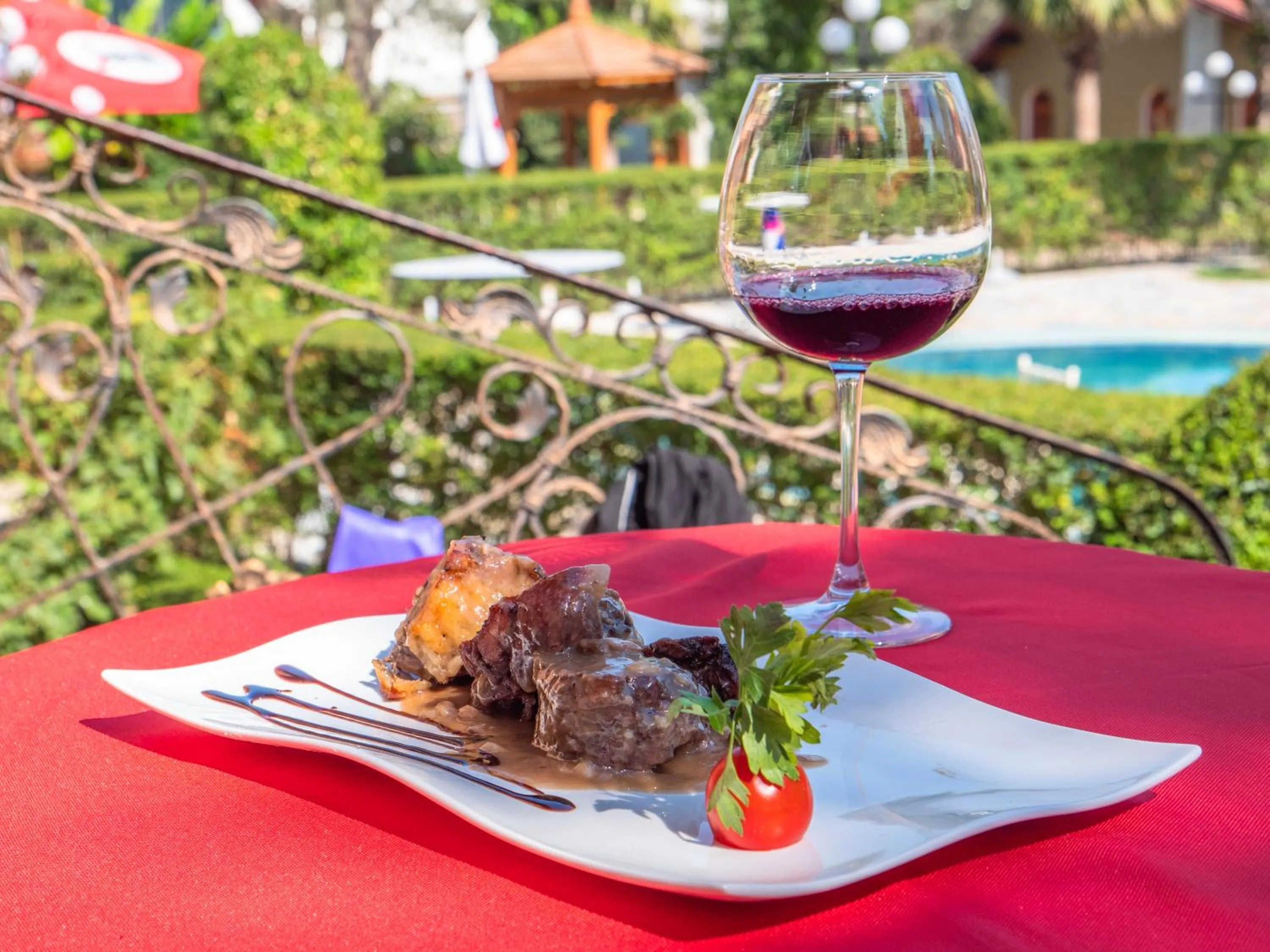 Lunch in PalmaNova Resort