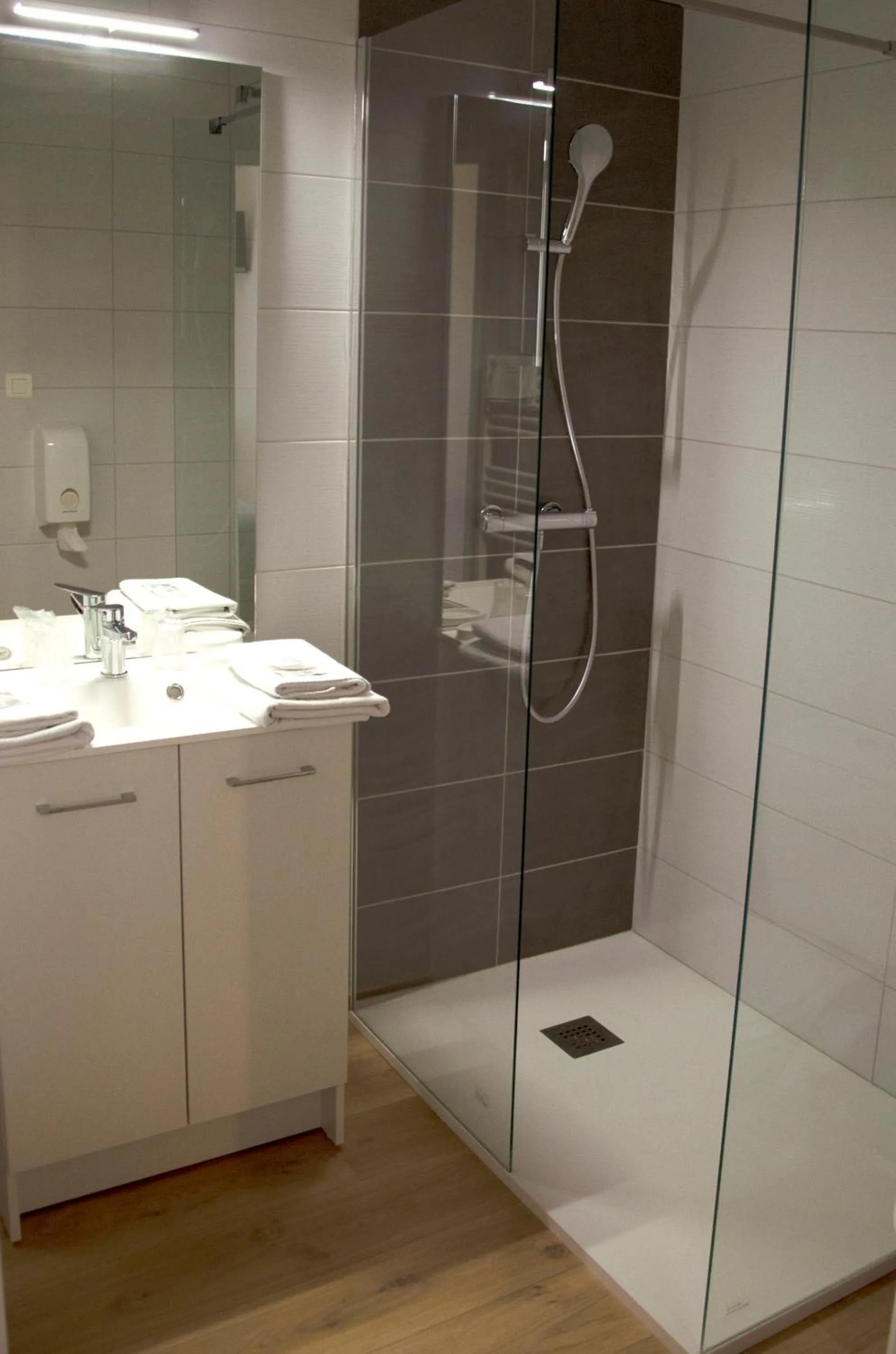 Bathroom in Hotel Aux Rochers de l'Ocean