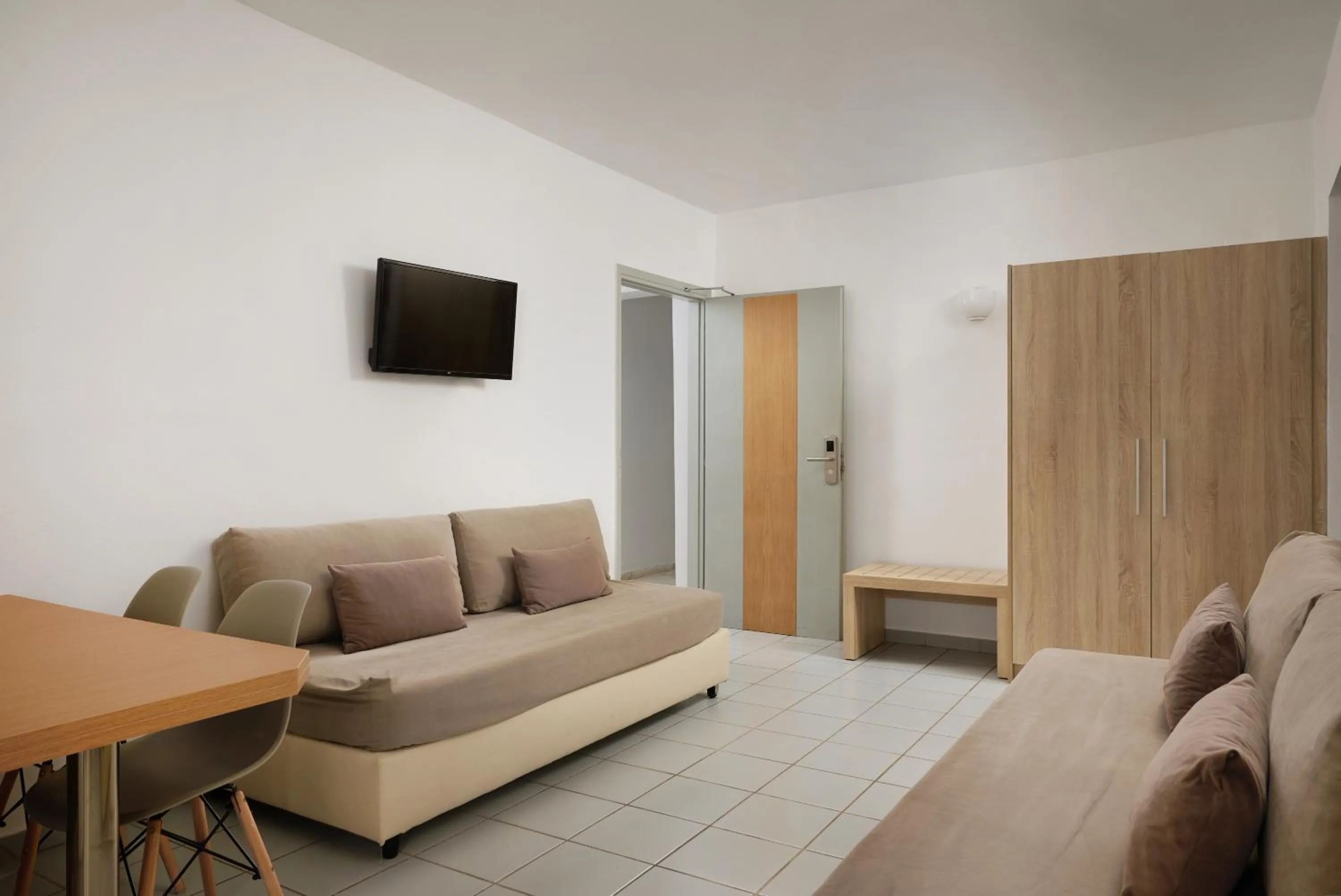 TV and multimedia in Acropolis Apartments