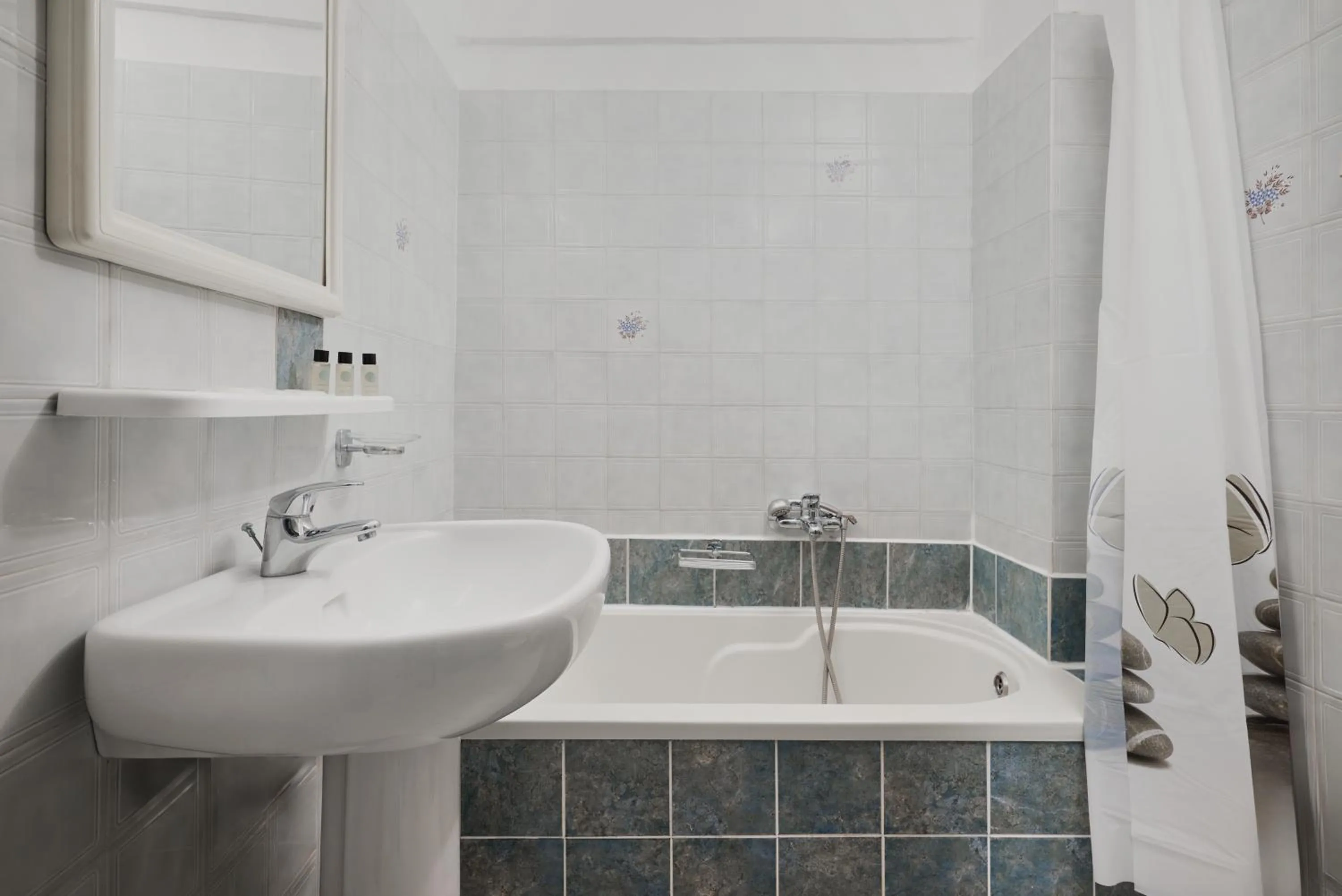 Shower in Acropolis Apartments