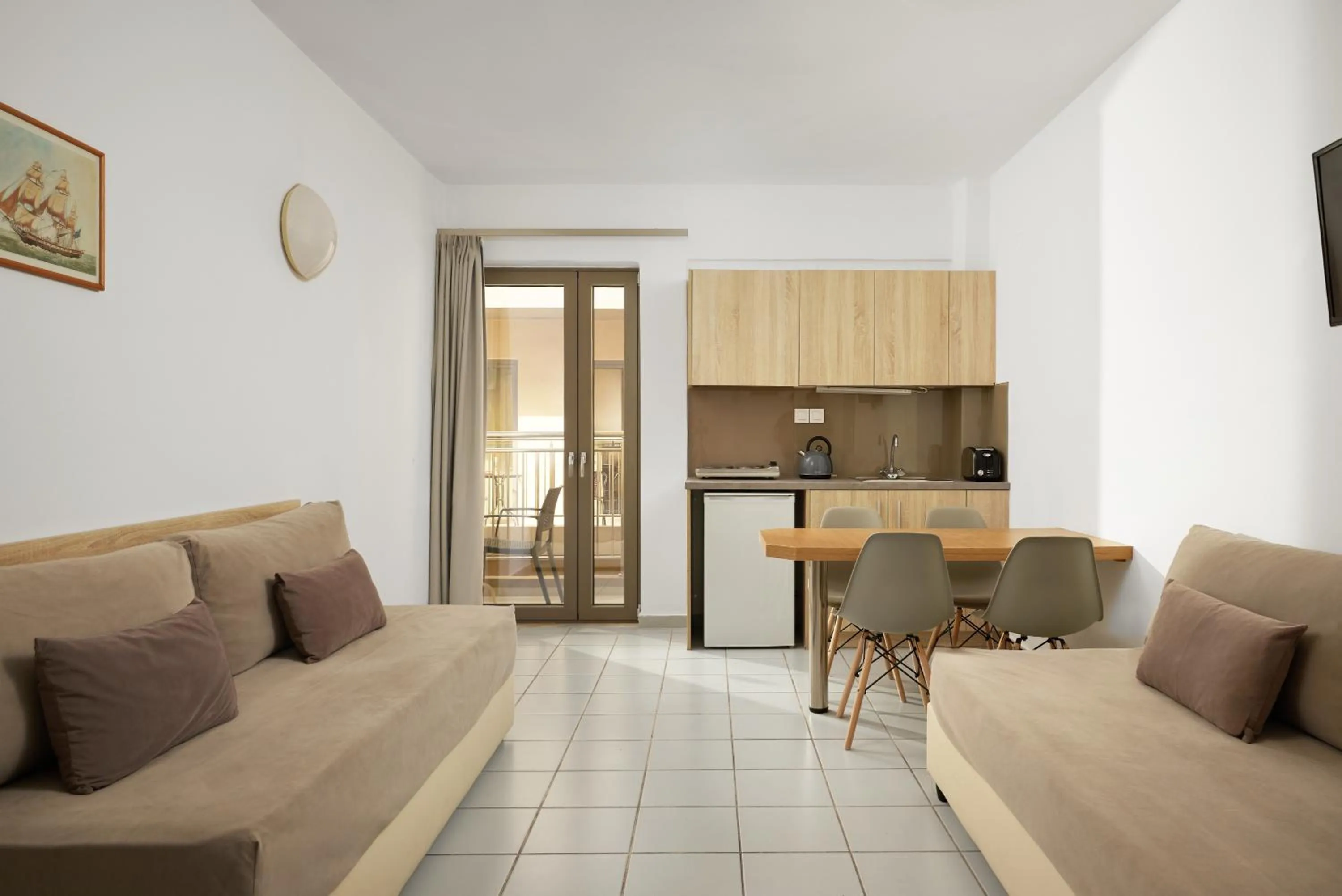 Kitchen or kitchenette in Acropolis Apartments