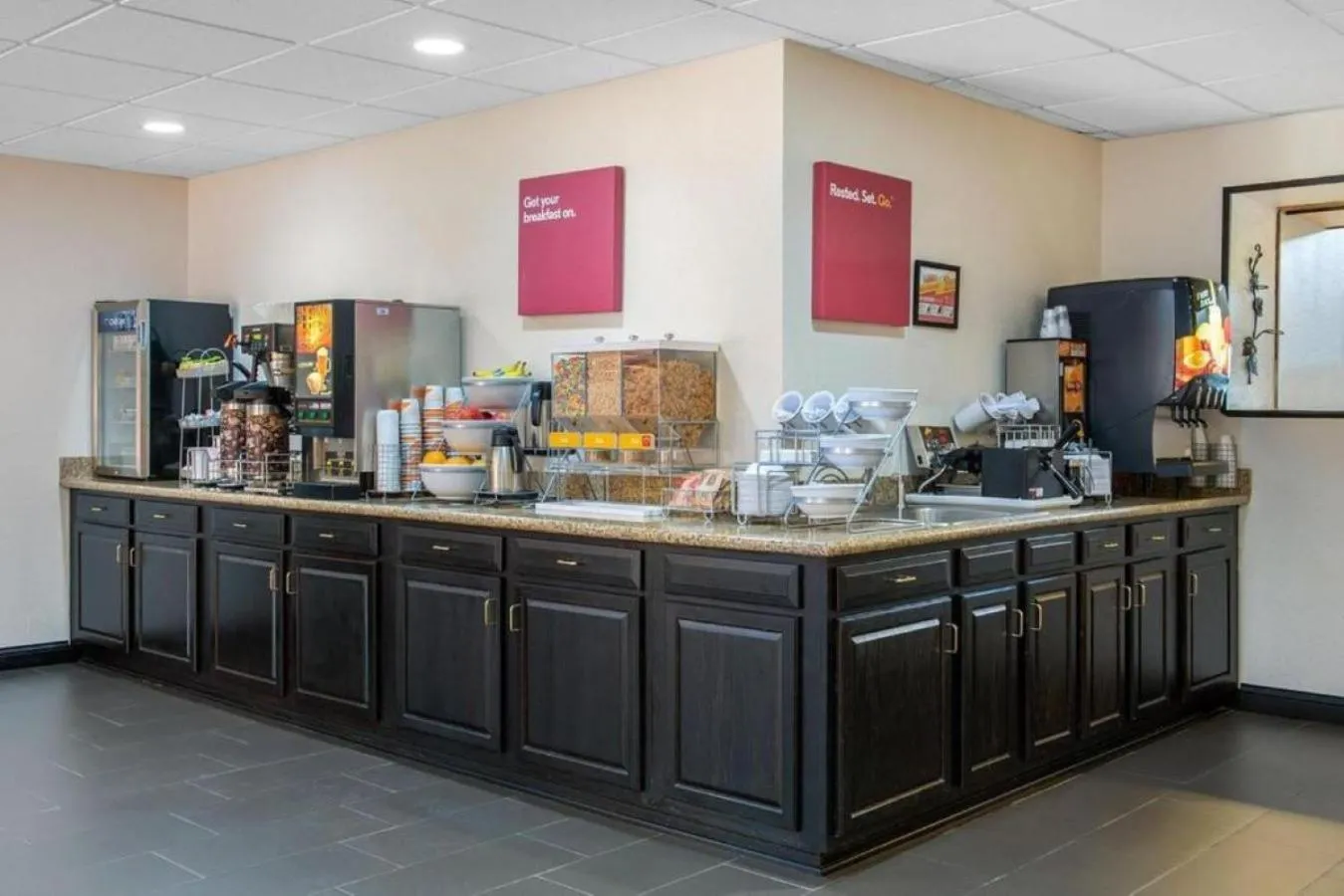 Breakfast in Comfort Suites Louisville Airport