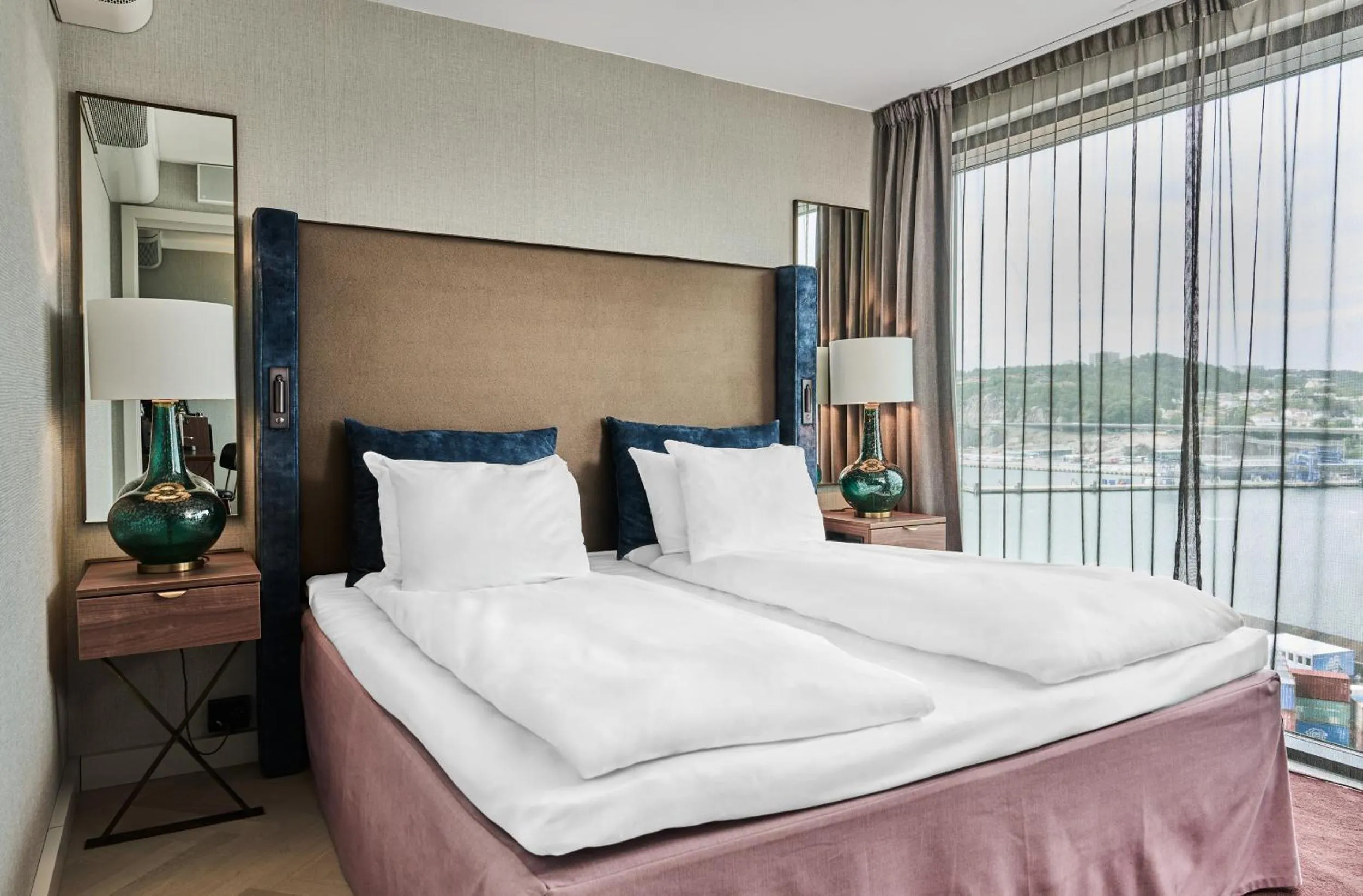 Bedroom, Bed in Radisson Blu Caledonien Hotel, Kristiansand