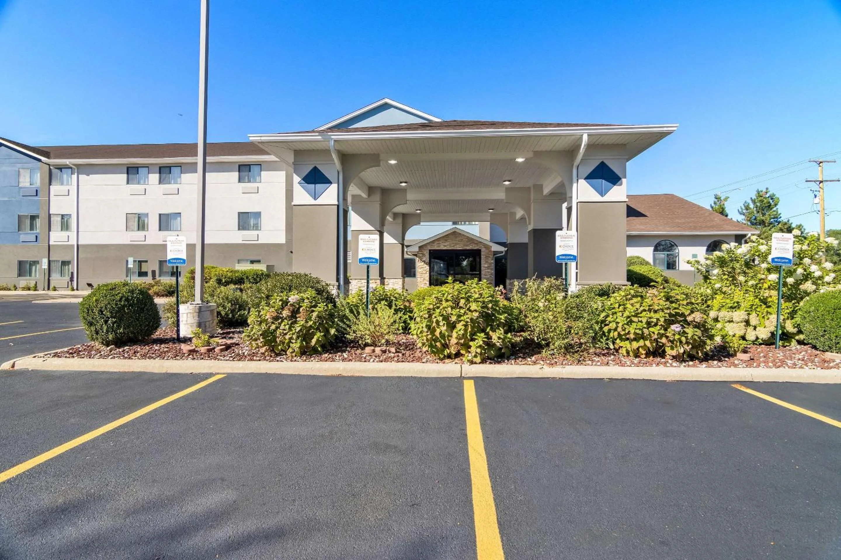 Property building in Comfort Inn Joliet West I-80