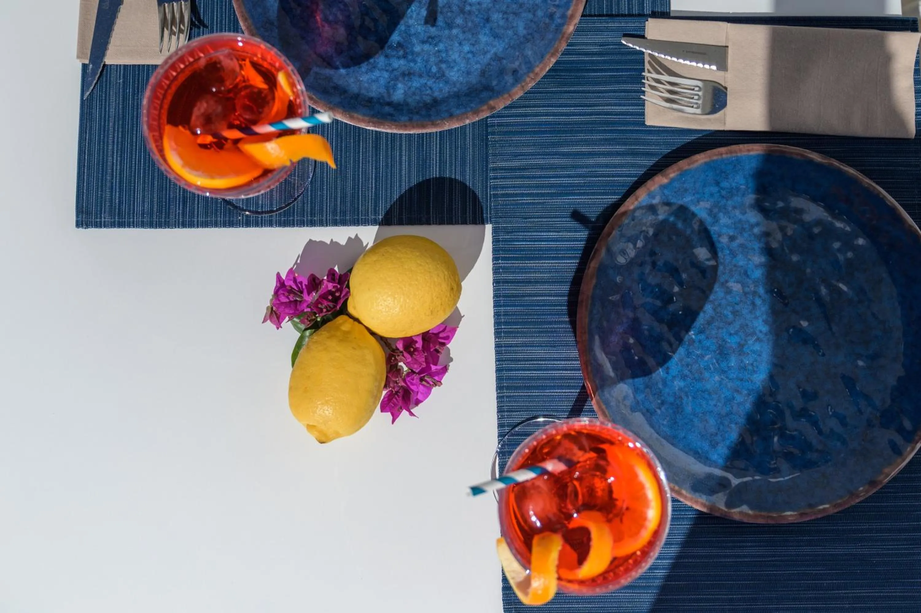 Restaurant/places to eat in Hotel Marina