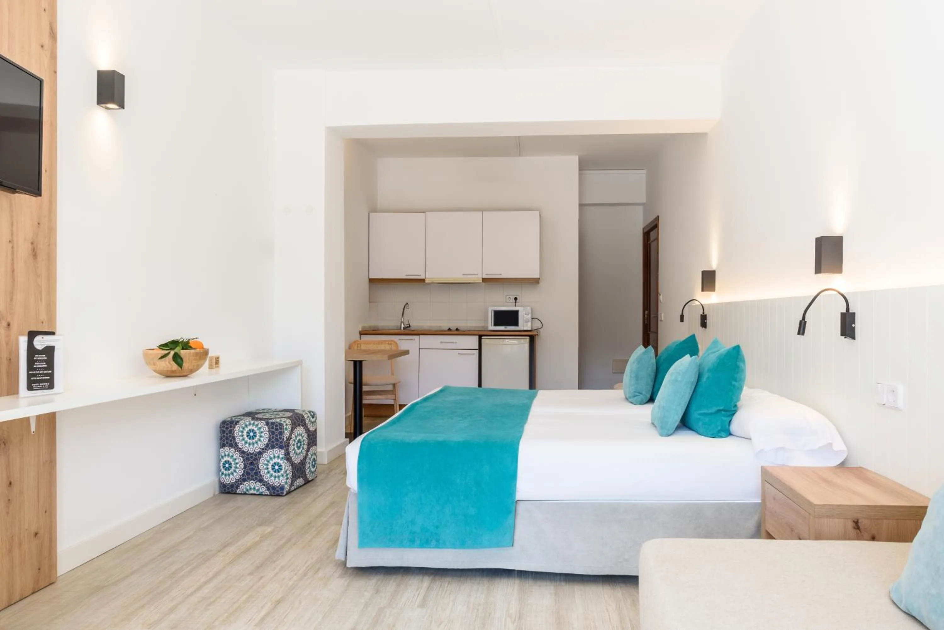 Mountain view, Bed in Hotel Marina