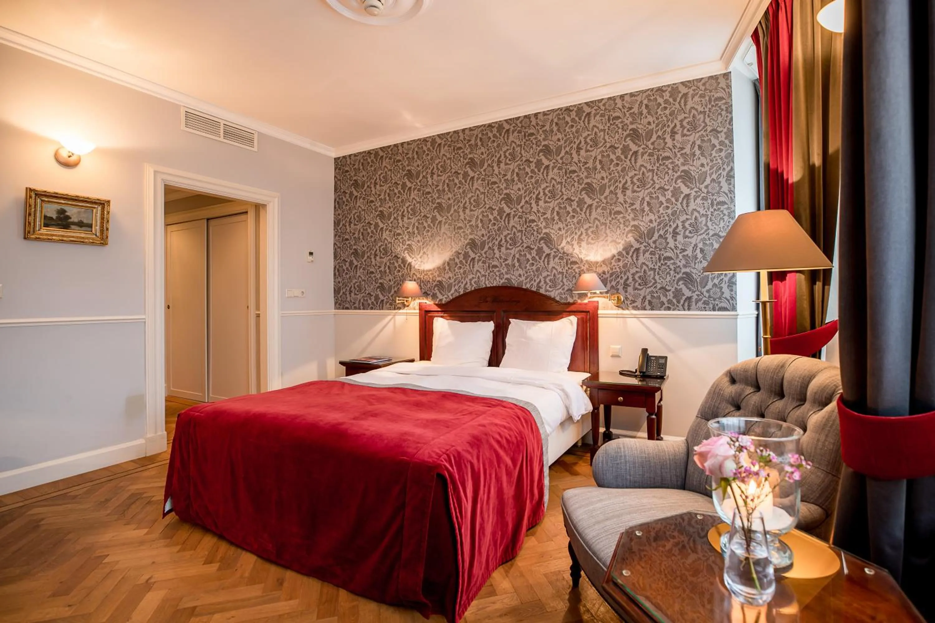 Bedroom, Bed in Kasteel de Wittenburg