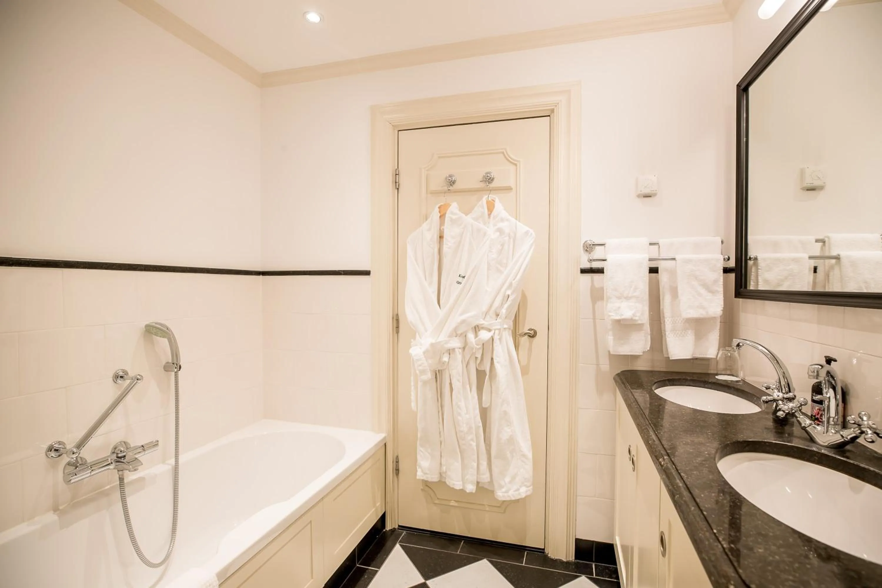 Bathroom in Kasteel de Wittenburg