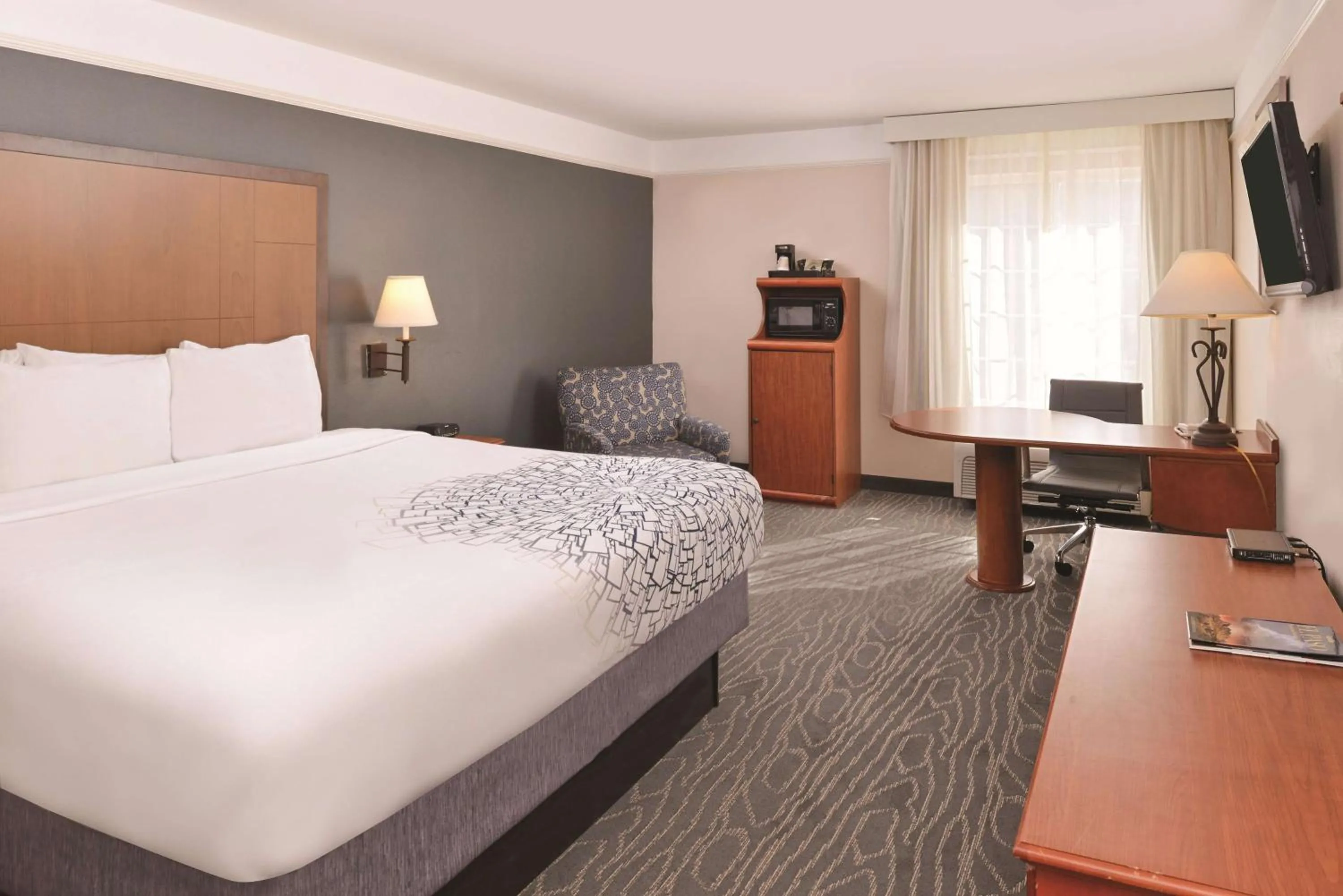 Photo of the whole room, Bed in La Quinta by Wyndham Ruidoso Downs