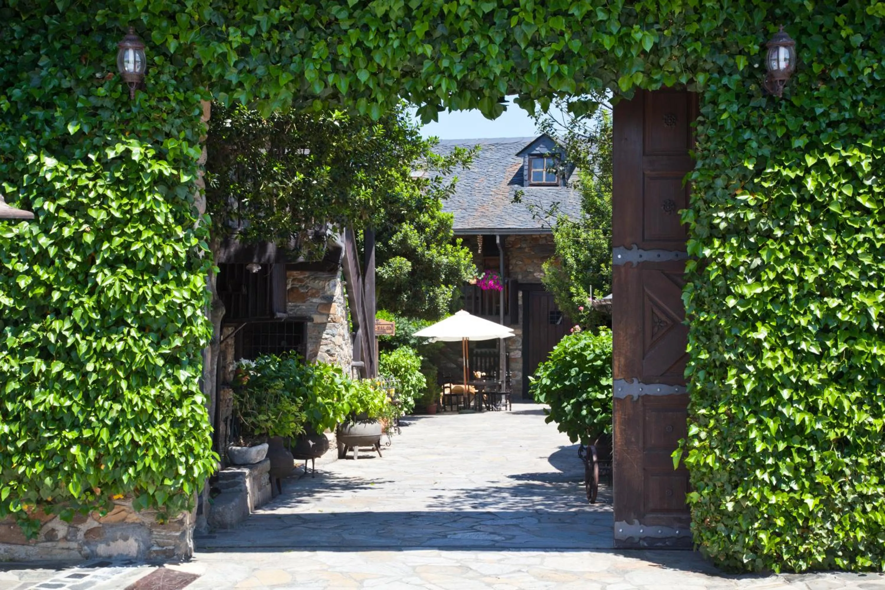 Facade/entrance in La Moncloa de San Lazaro
