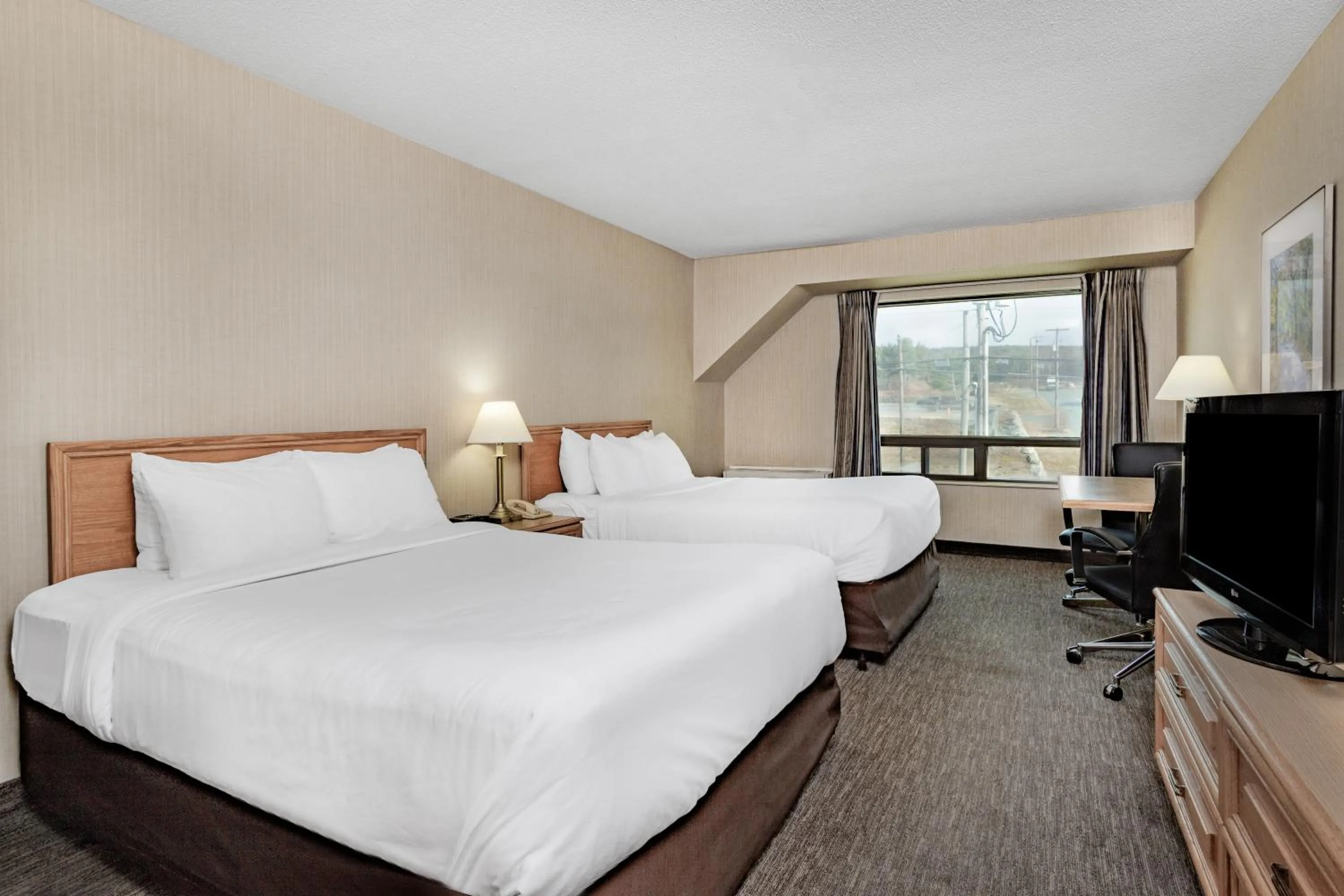 Bedroom, Bed in Travelodge by Wyndham Bridgewater