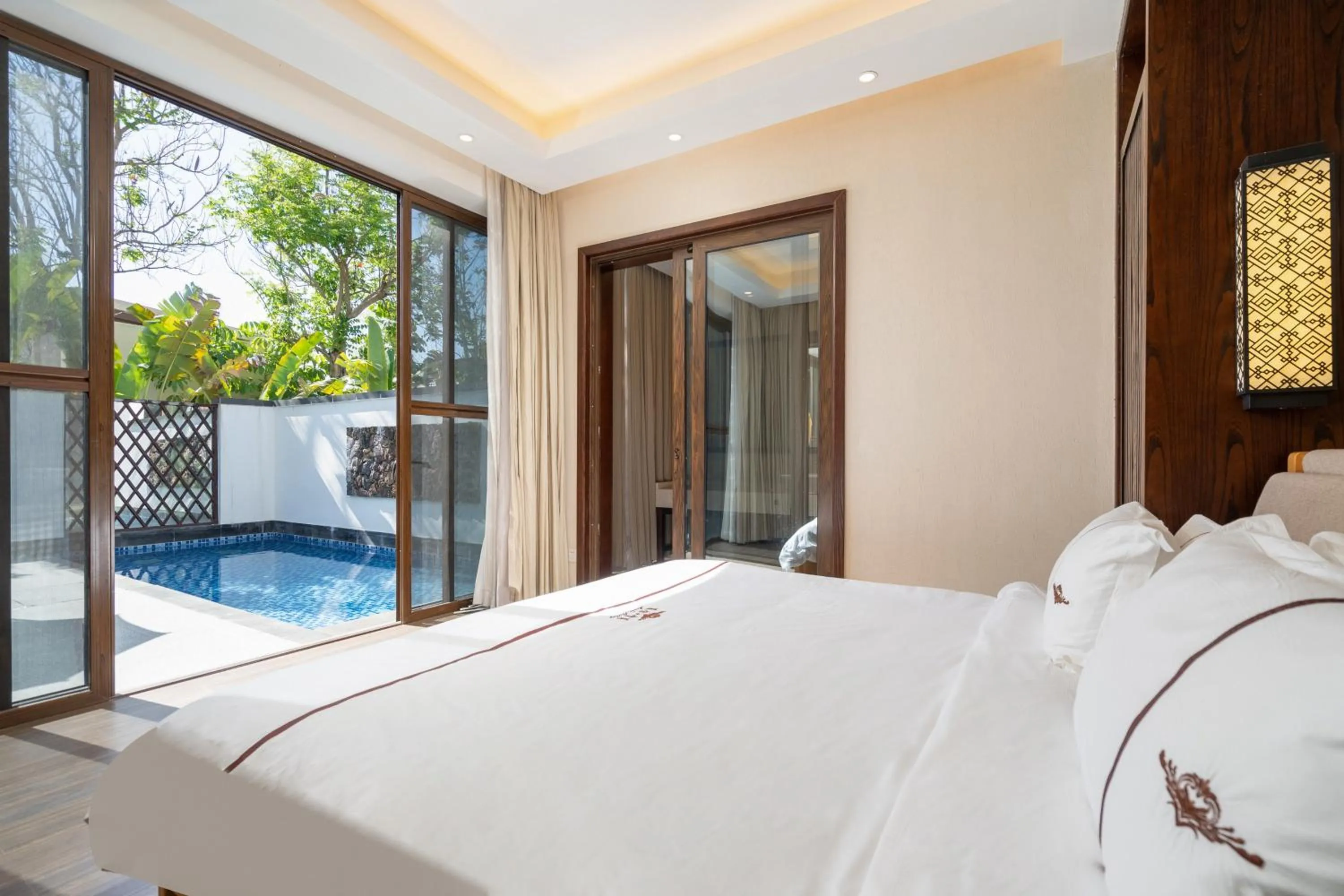 Bed in Iccssi Villa Haitang Bay Sanya