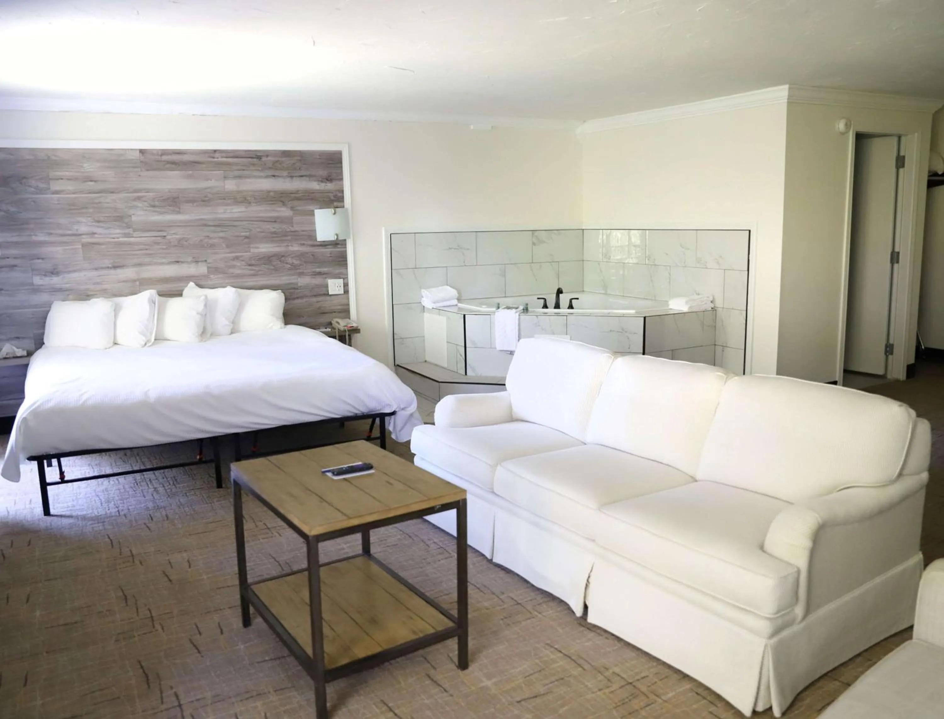 Bedroom, Bed in Best Western Branson Inn and Conference Center