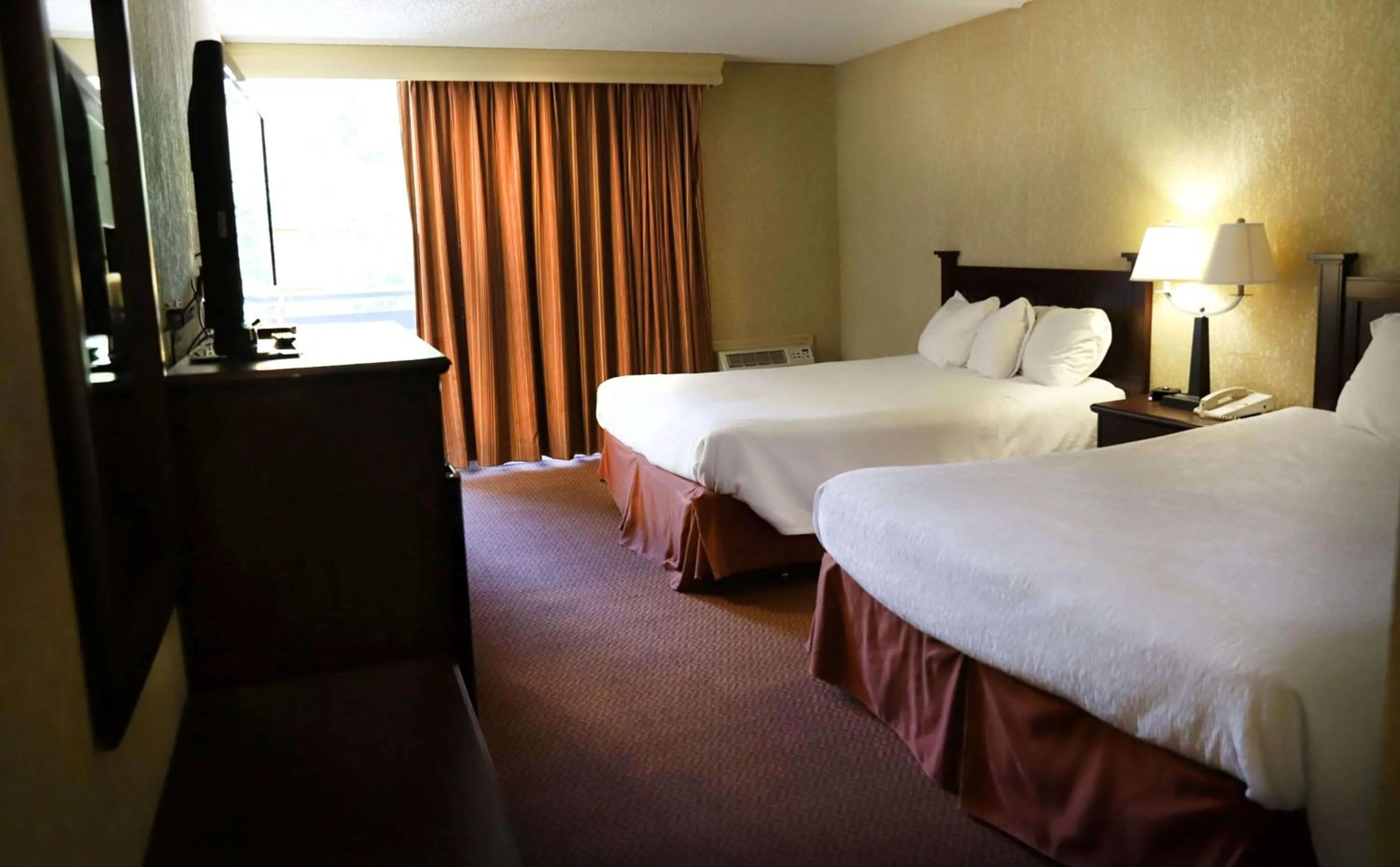 Bedroom, Bed in Best Western Branson Inn and Conference Center