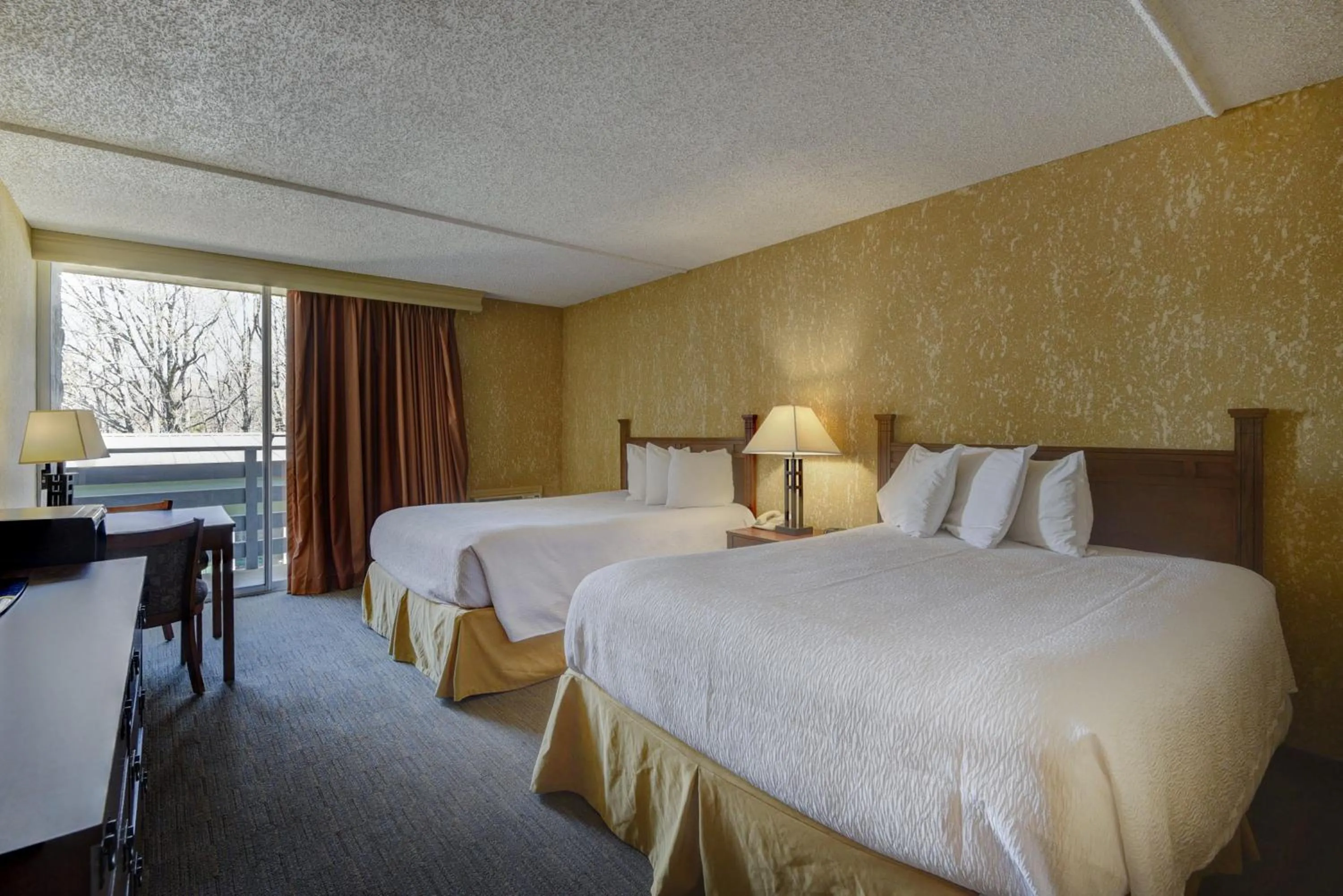 Bed in Best Western Branson Inn and Conference Center