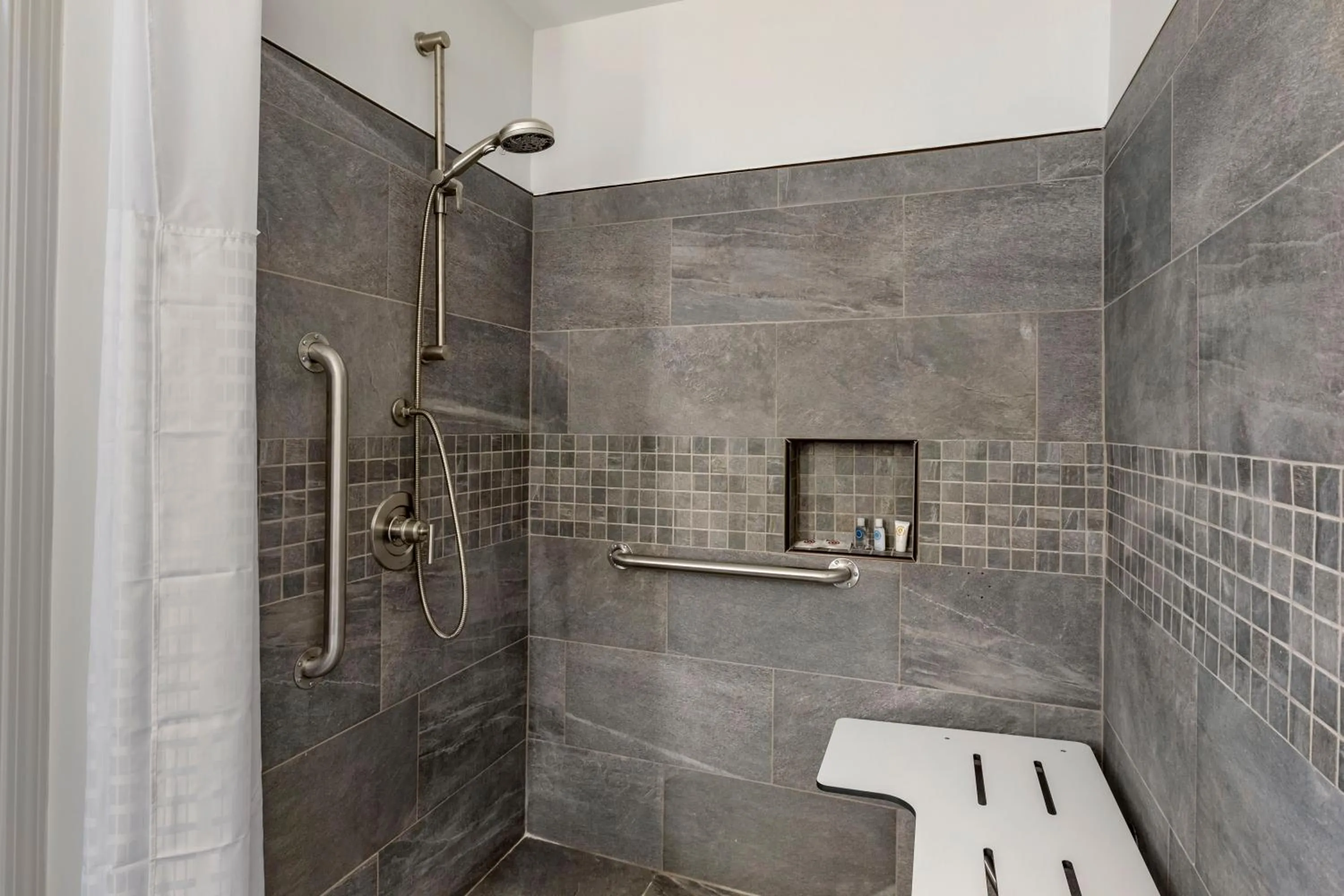 Shower in Comfort Inn Mount Pleasant - Racine