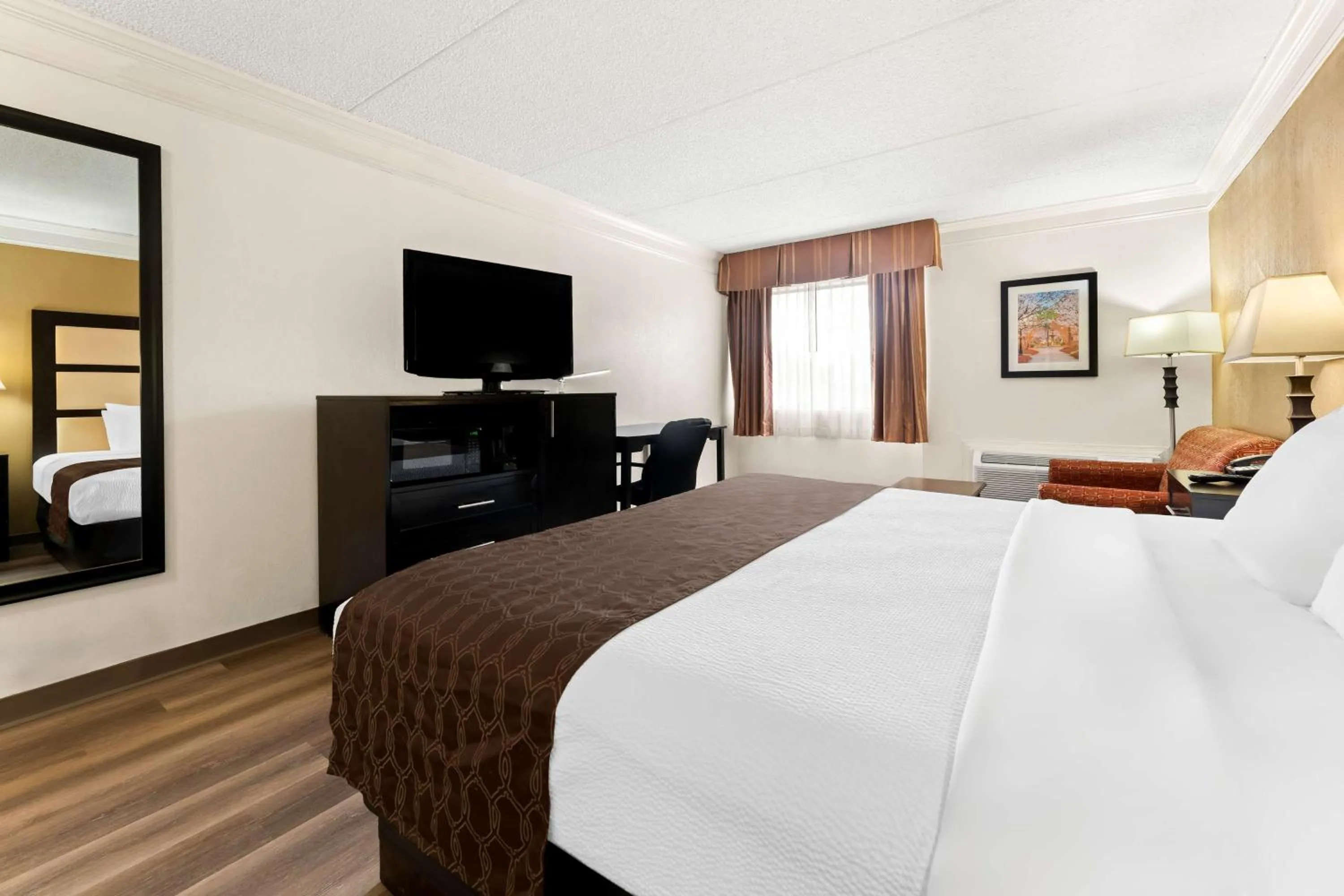 Bedroom, Bed in Best Western Riverside Inn