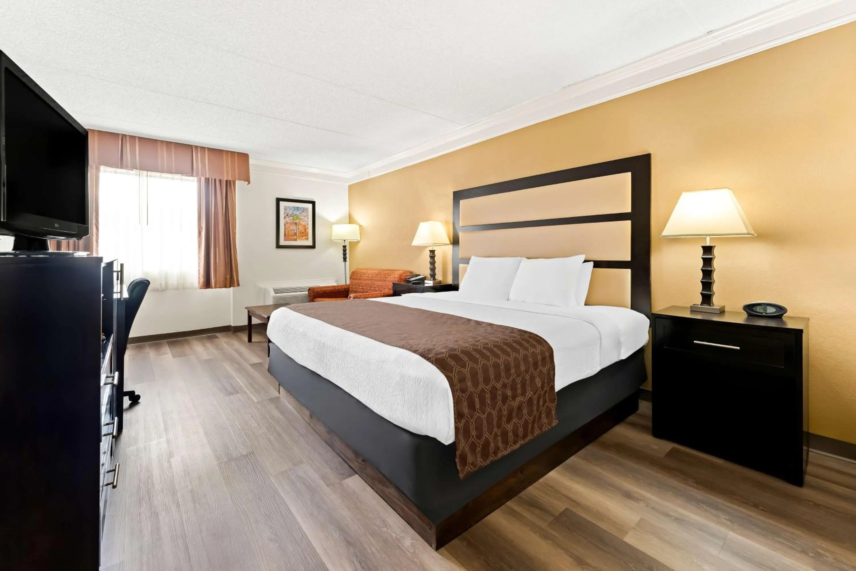 Bedroom, Bed in Best Western Riverside Inn