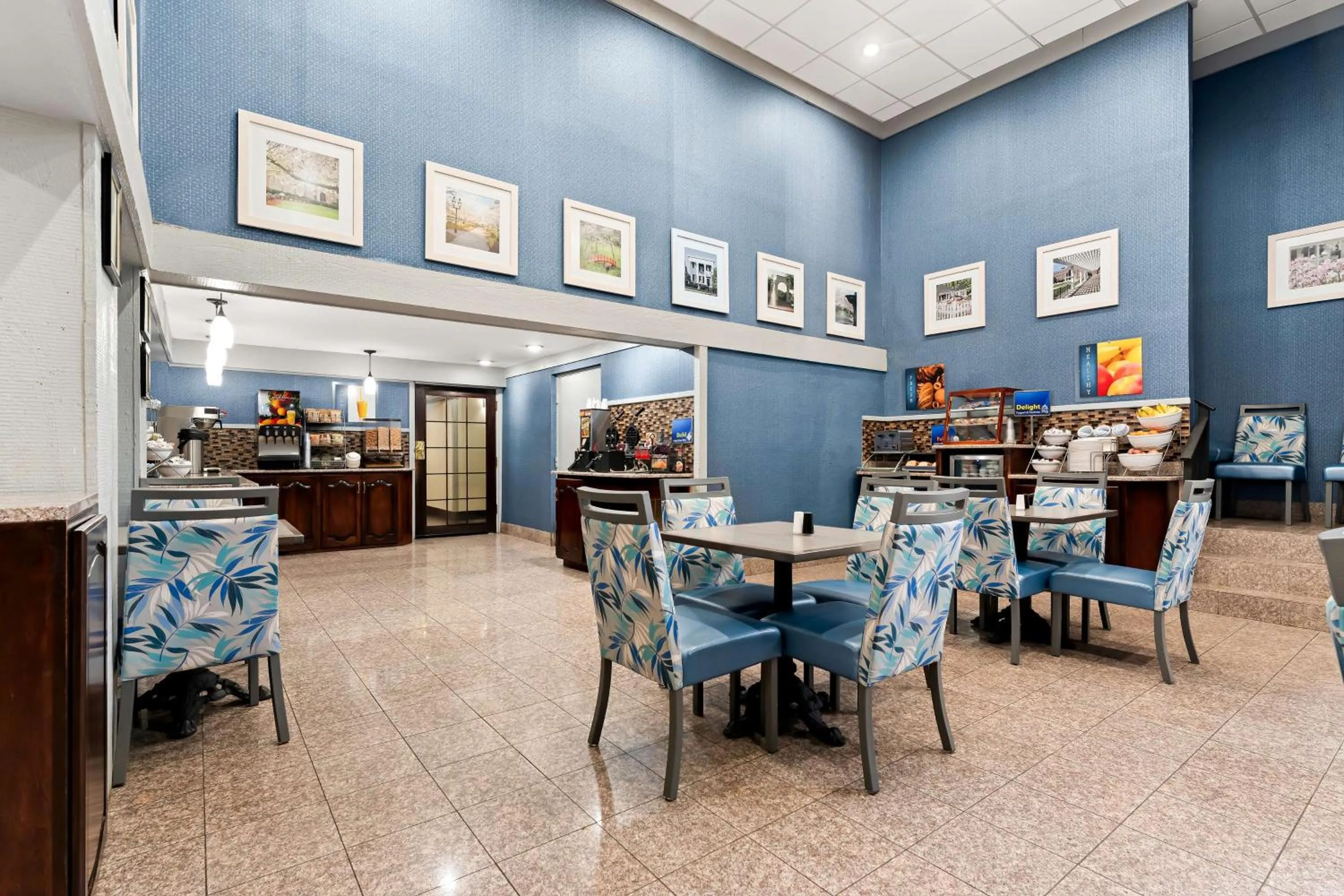 Breakfast in Best Western Riverside Inn