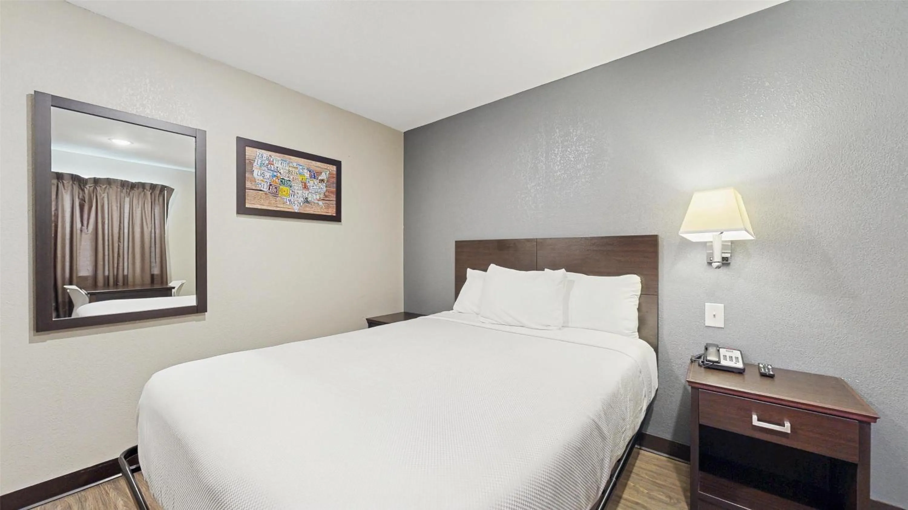 Bedroom, Bed in Red Lion Inn & Suites Olathe Kansas City