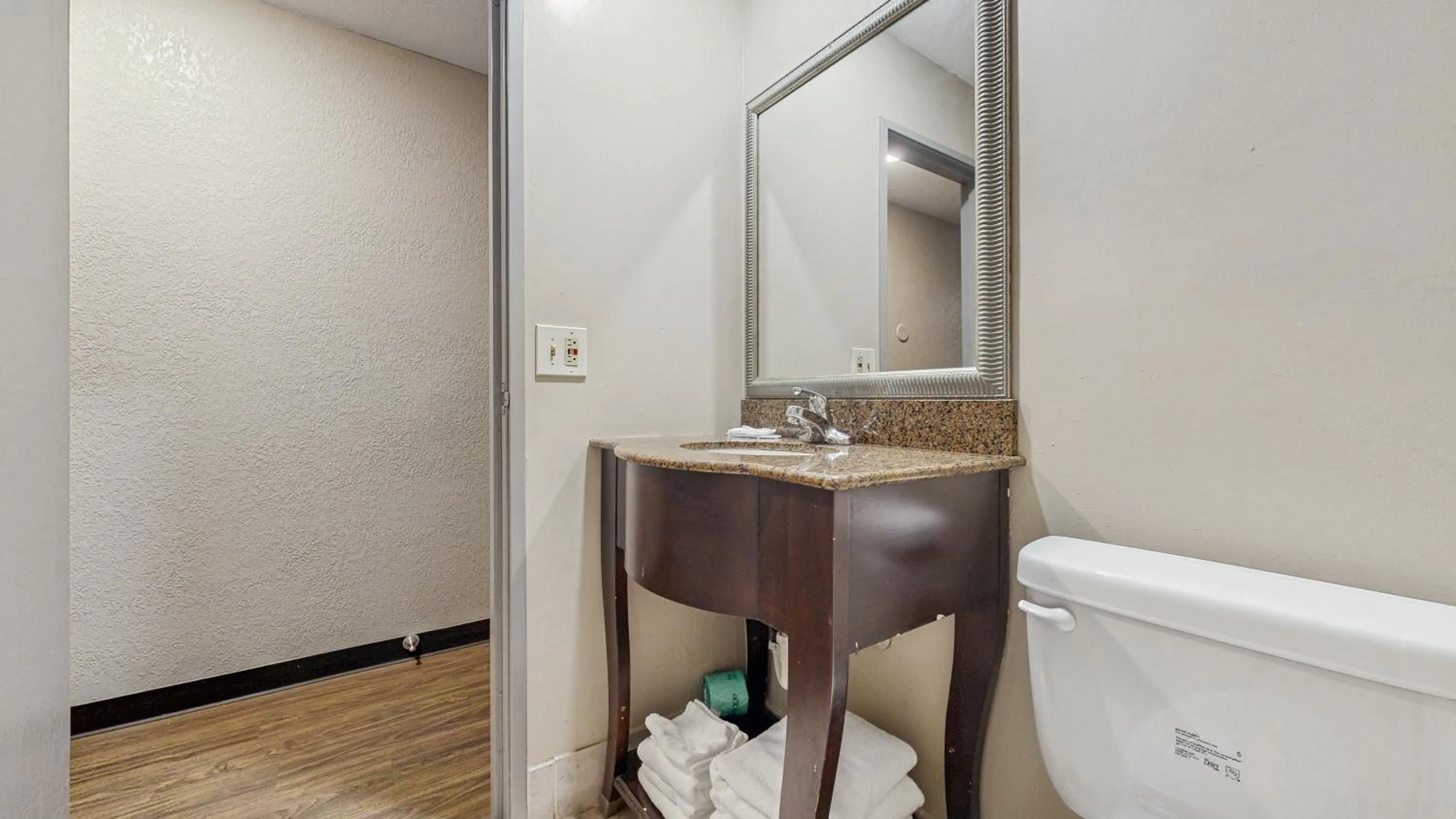 Red Lion Inn & Suites Olathe Kansas City