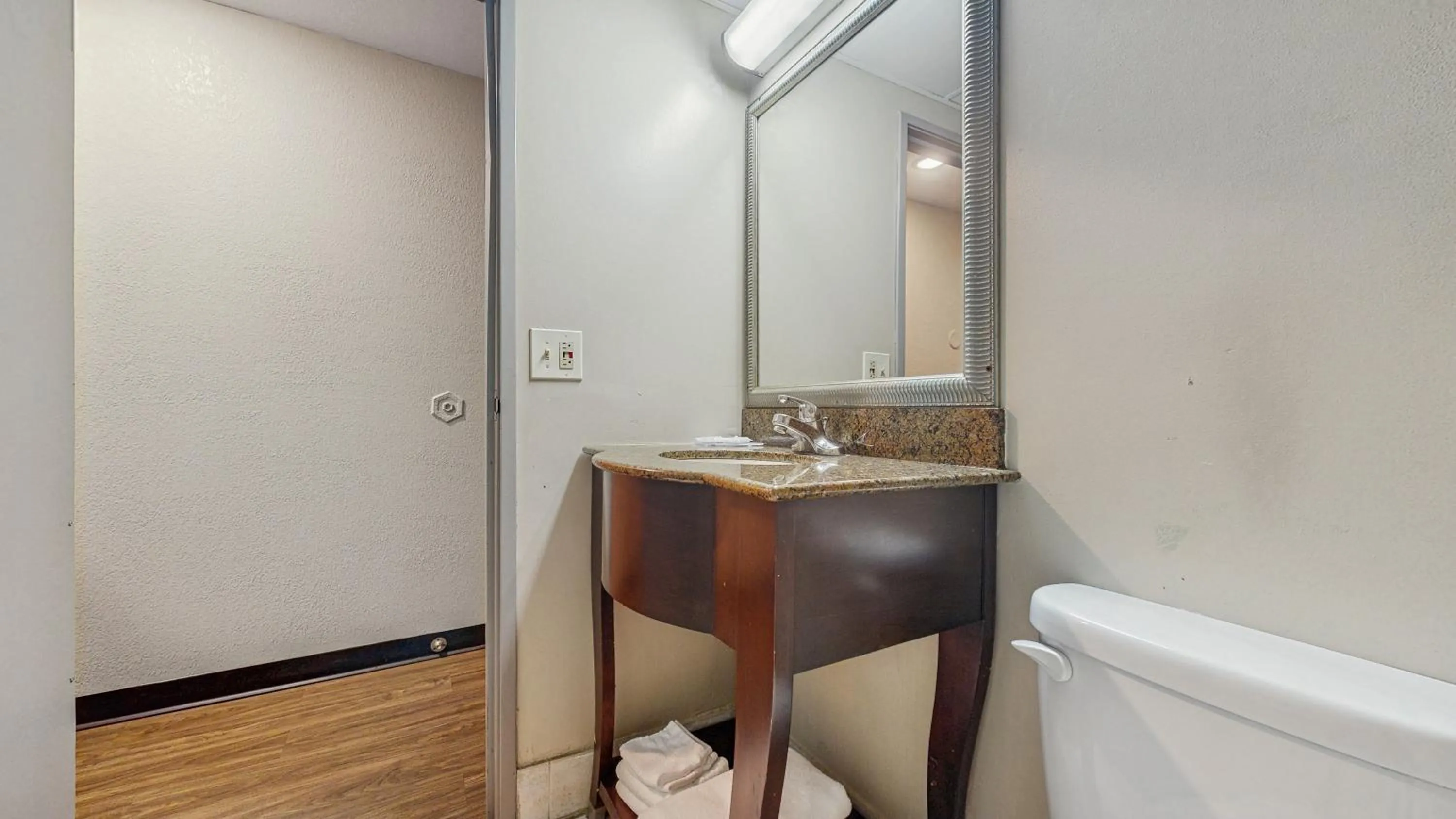 Red Lion Inn & Suites Olathe Kansas City