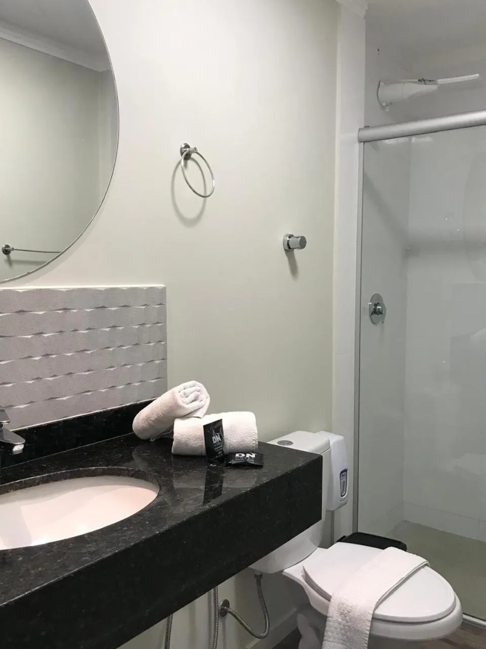 Bathroom in Das Nações Hotel