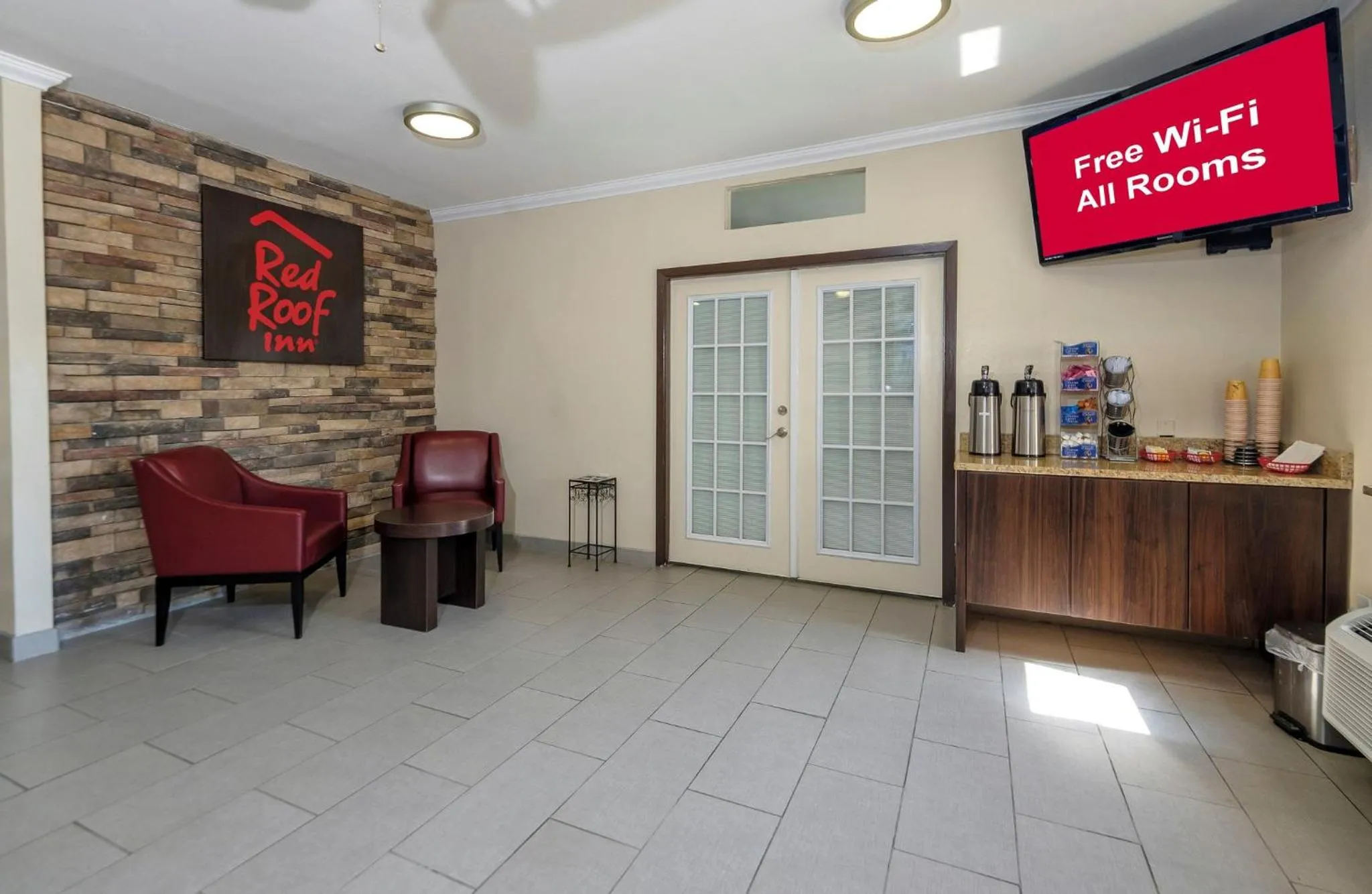 Lobby or reception in Red Roof Inn Arlington - Entertainment District