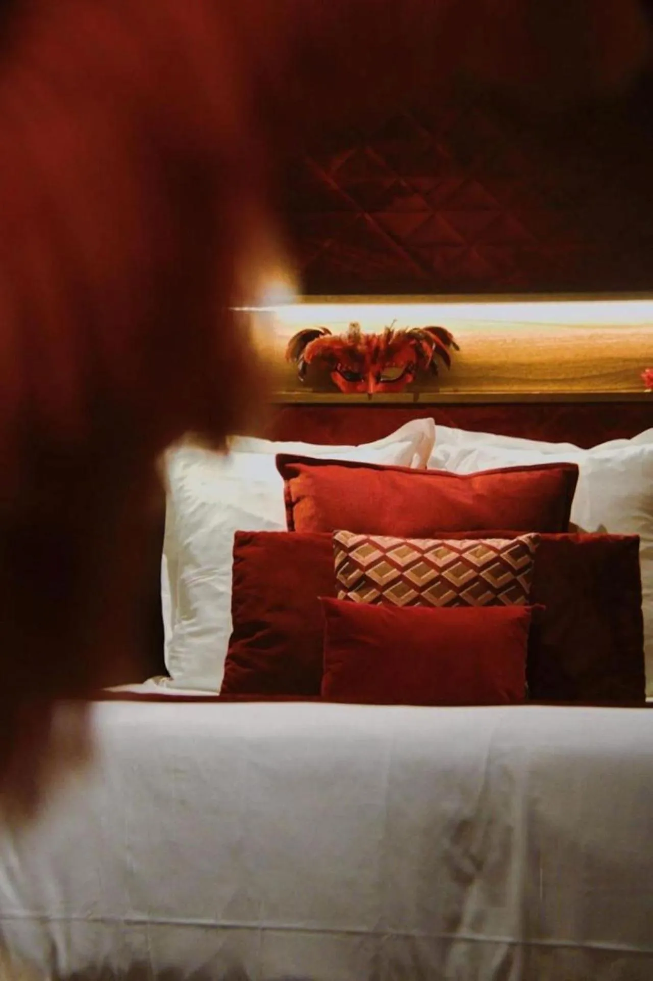 Bedroom, Bed in VIP Paris Yacht Hôtel & Spa