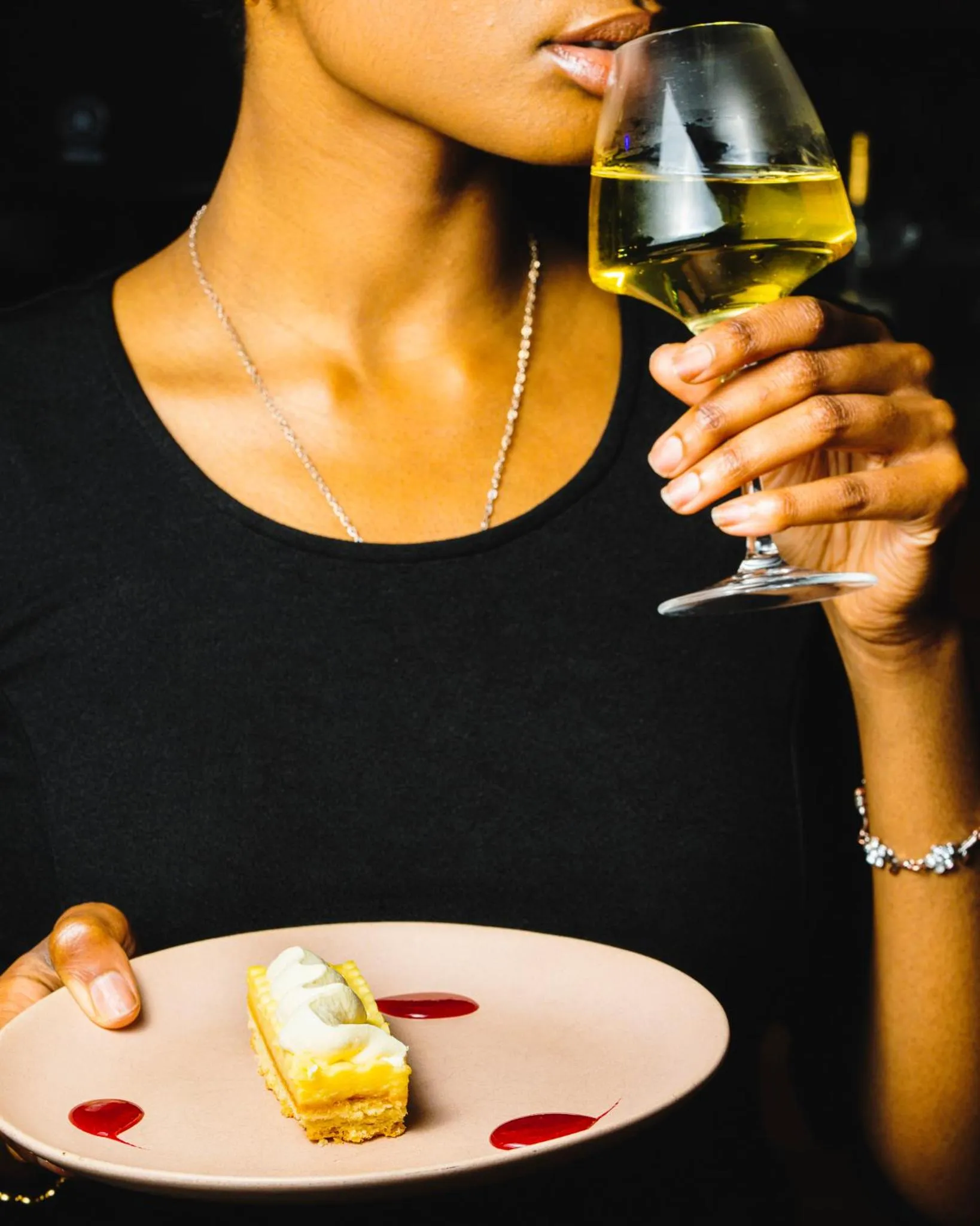 Drinks in VIP Paris Yacht Hôtel & Spa