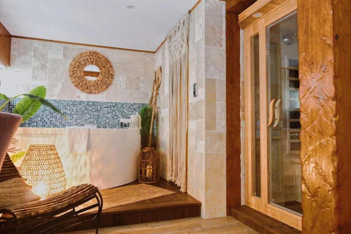 Bathroom in VIP Paris Yacht Hôtel & Spa