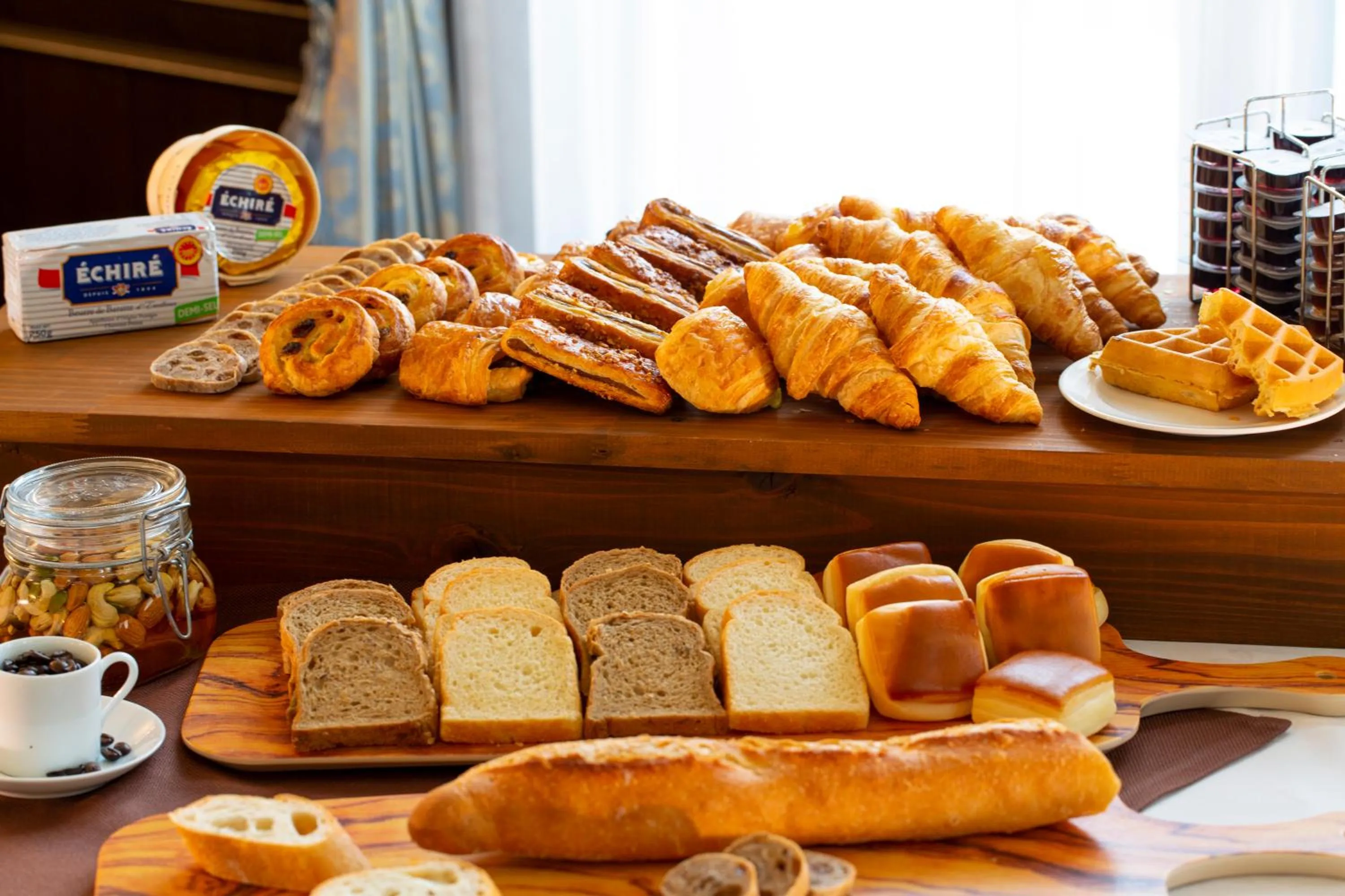 Buffet breakfast in Hotel Monterey Osaka