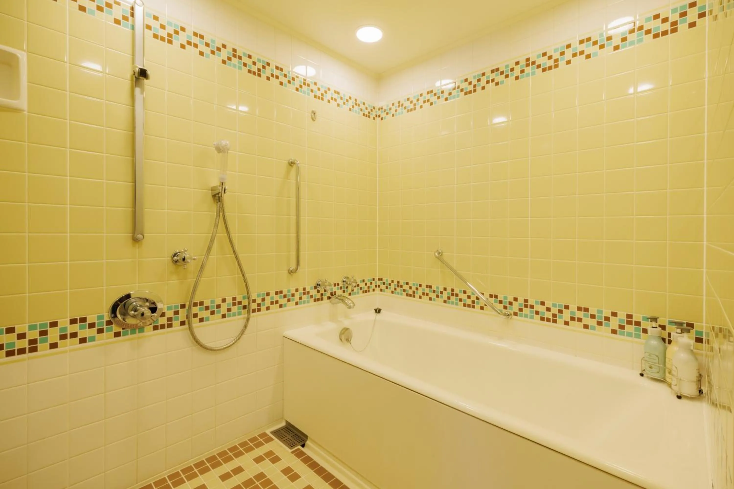 Shower in Hotel Monterey Sendai